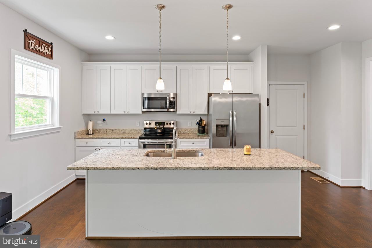 ESTATES OF BUCKINGHAM - Residential