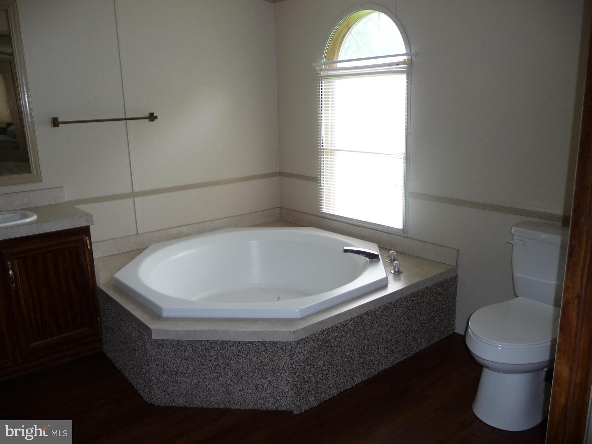 LAKE VIEW ESTATES - Residential