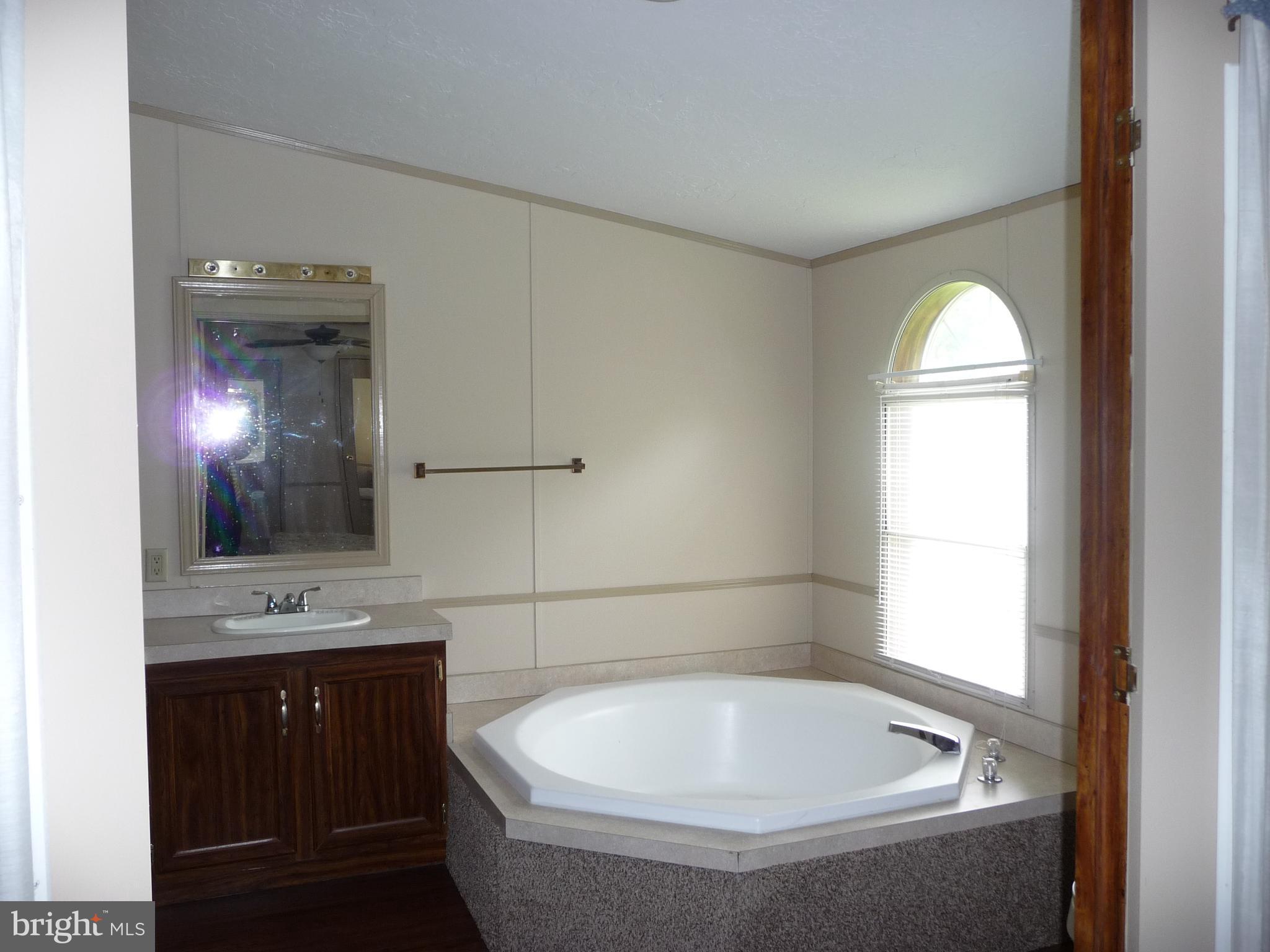 LAKE VIEW ESTATES - Residential