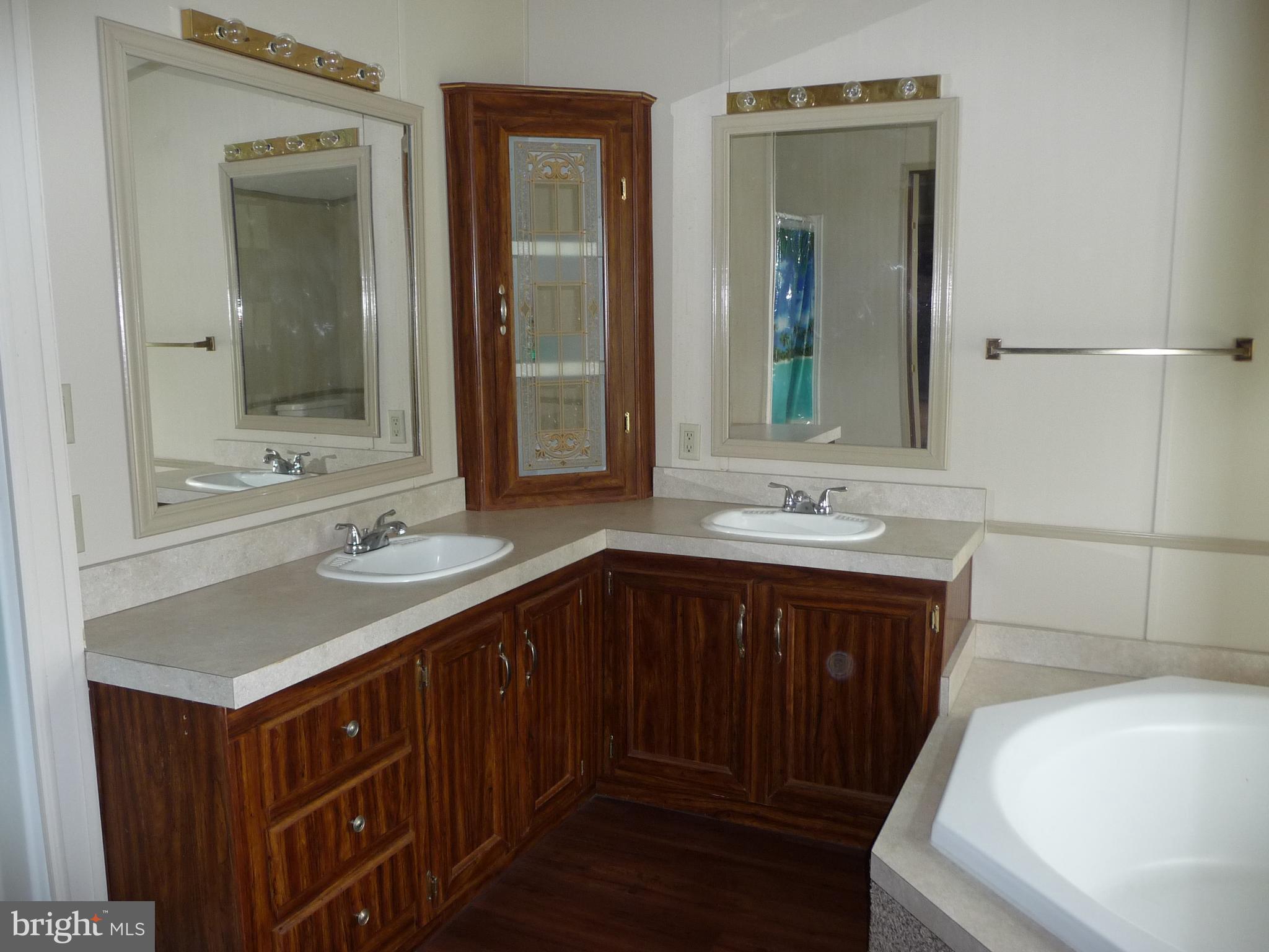 LAKE VIEW ESTATES - Residential