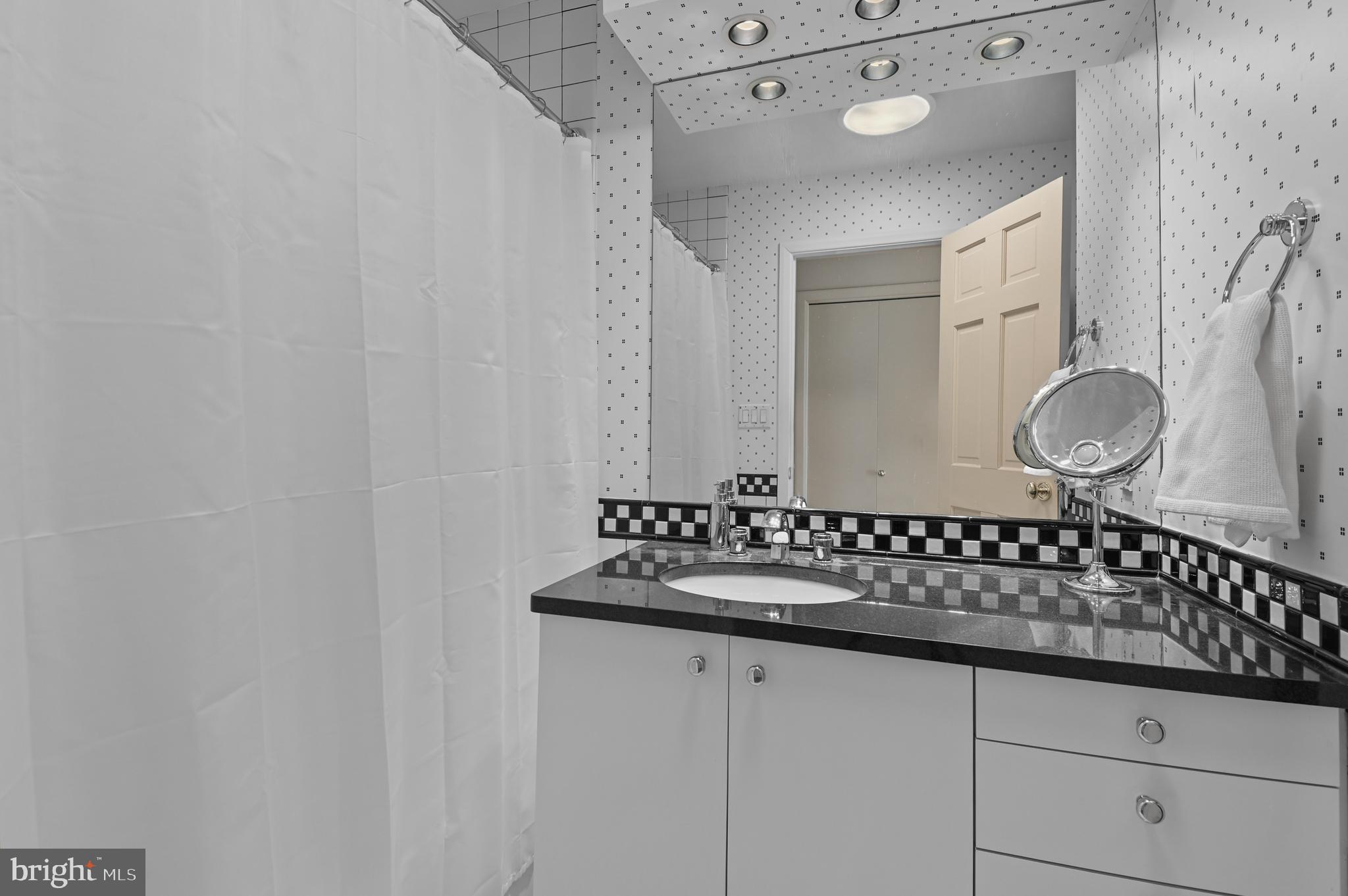 CROSS KEYS - Residential