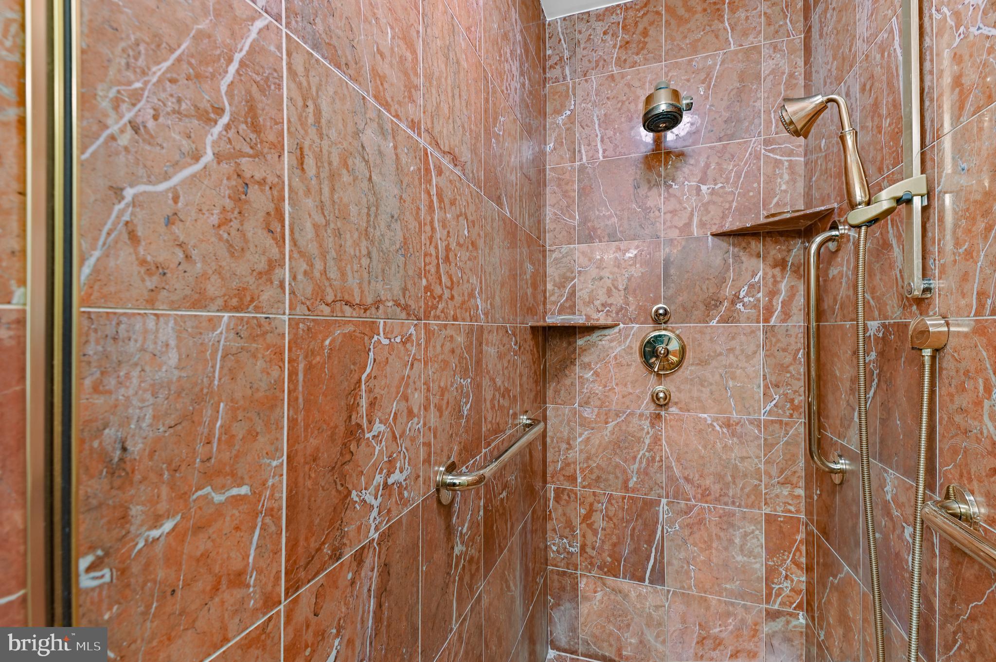 CROSS KEYS - Residential