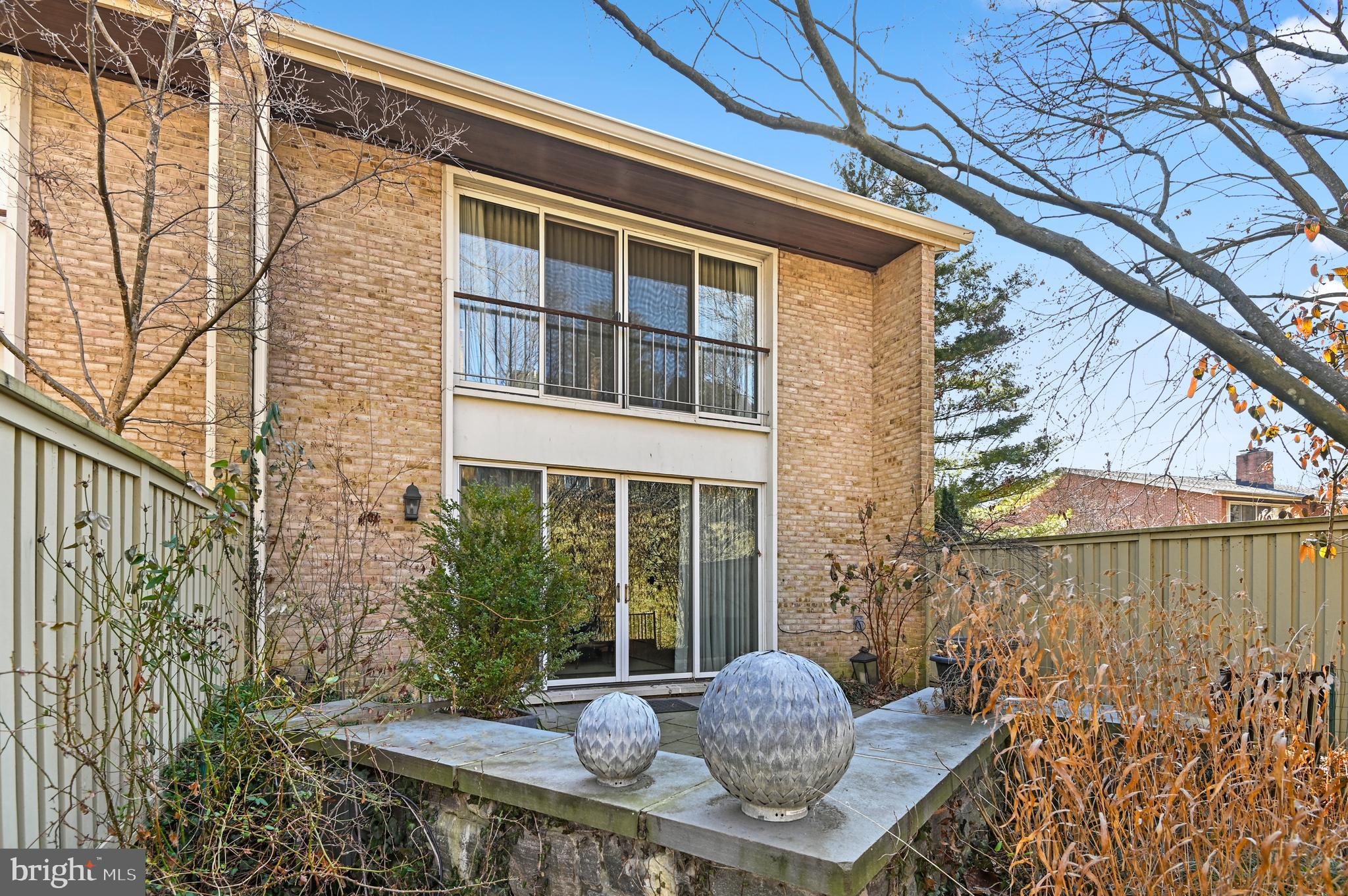 CROSS KEYS - Residential