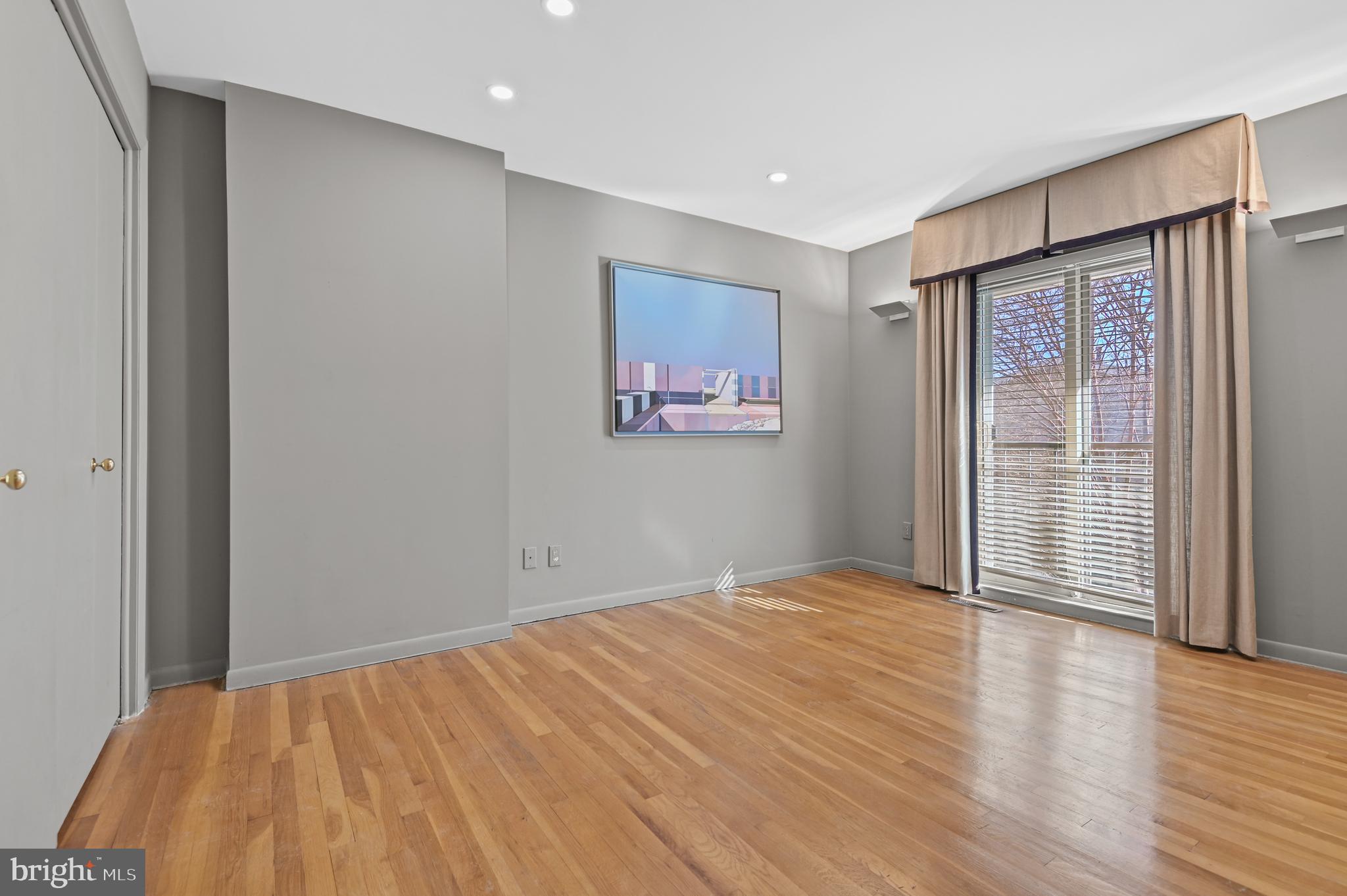 CROSS KEYS - Residential