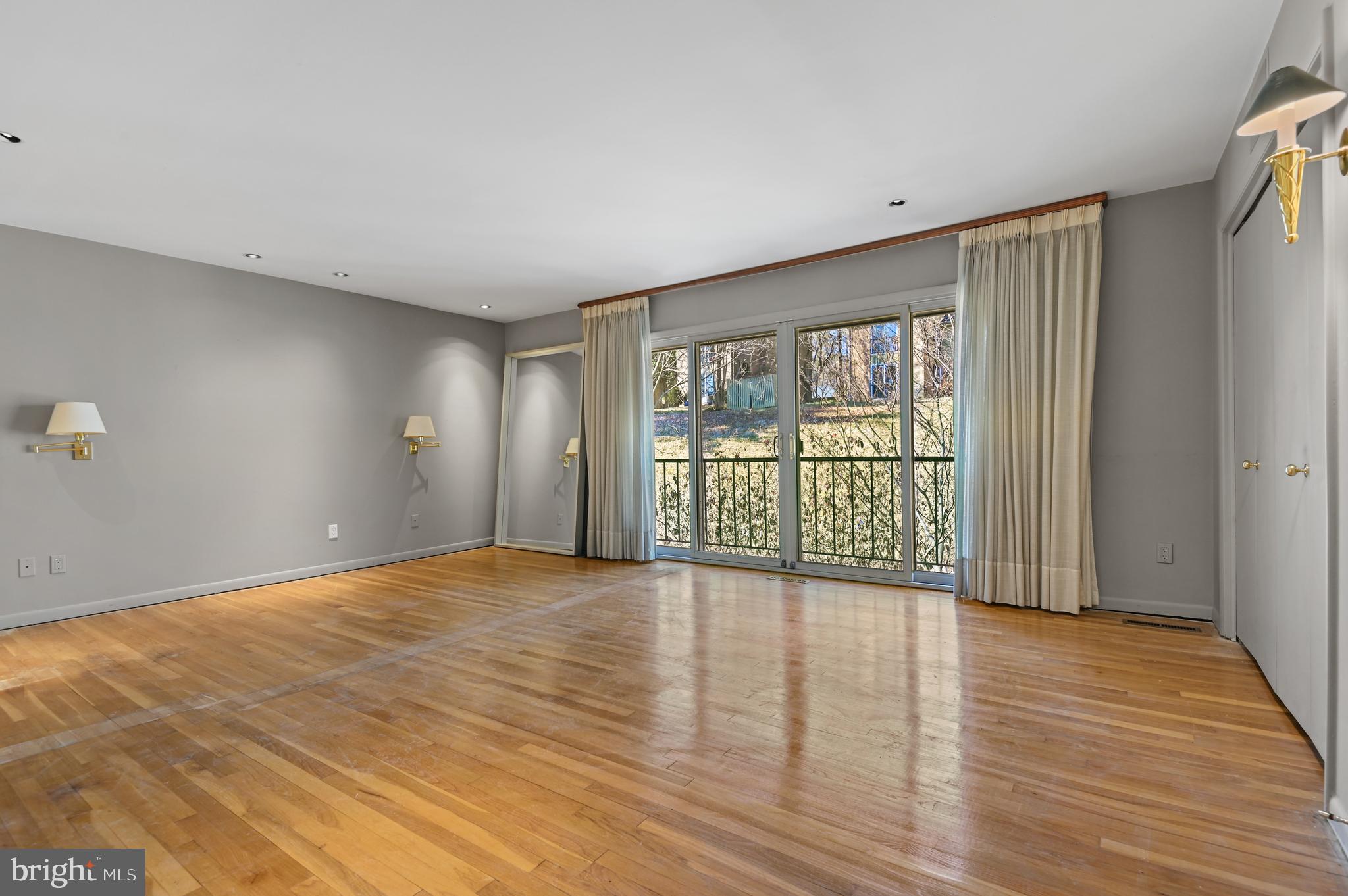 CROSS KEYS - Residential