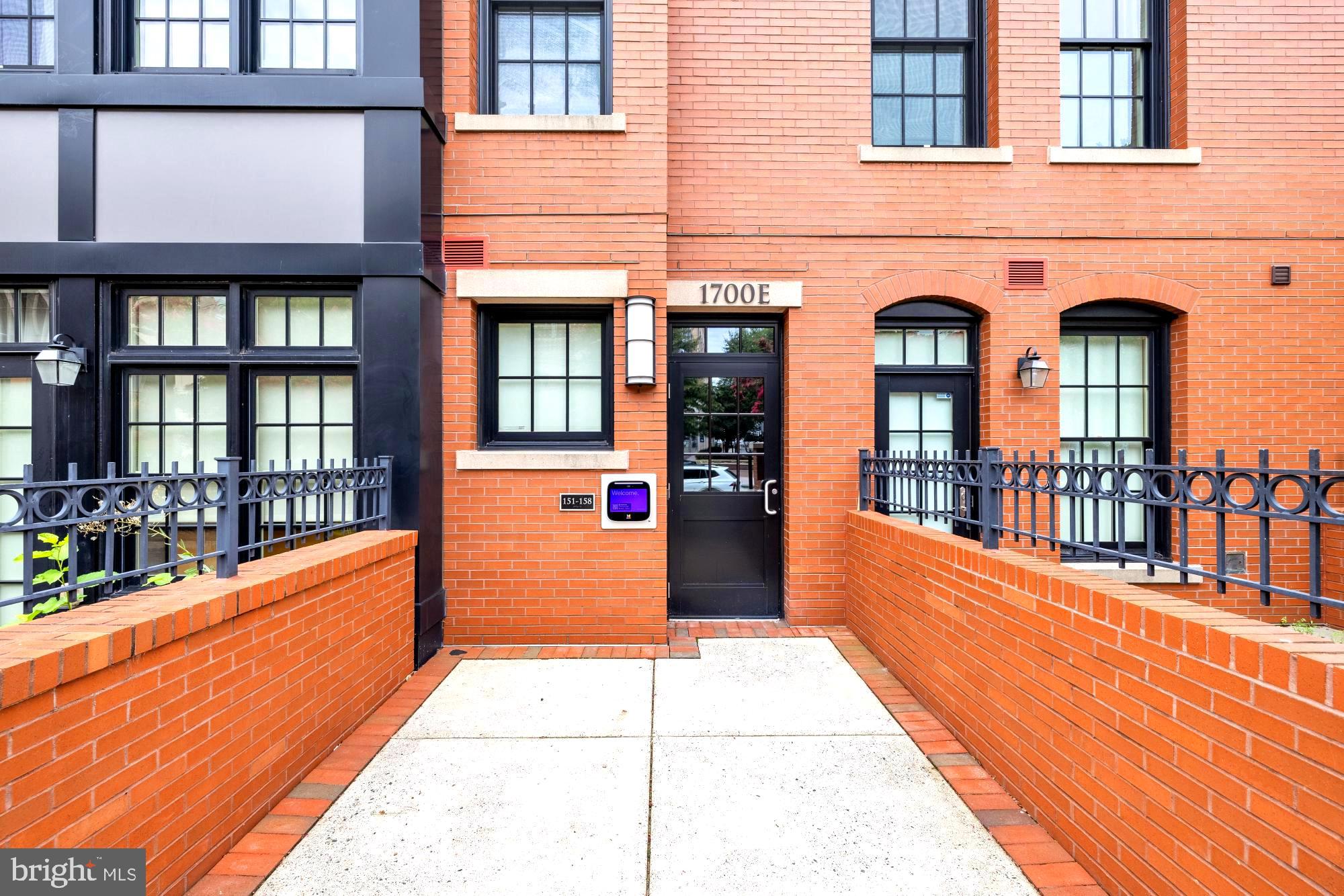 1700 CLARENDON BOULEVARD 154