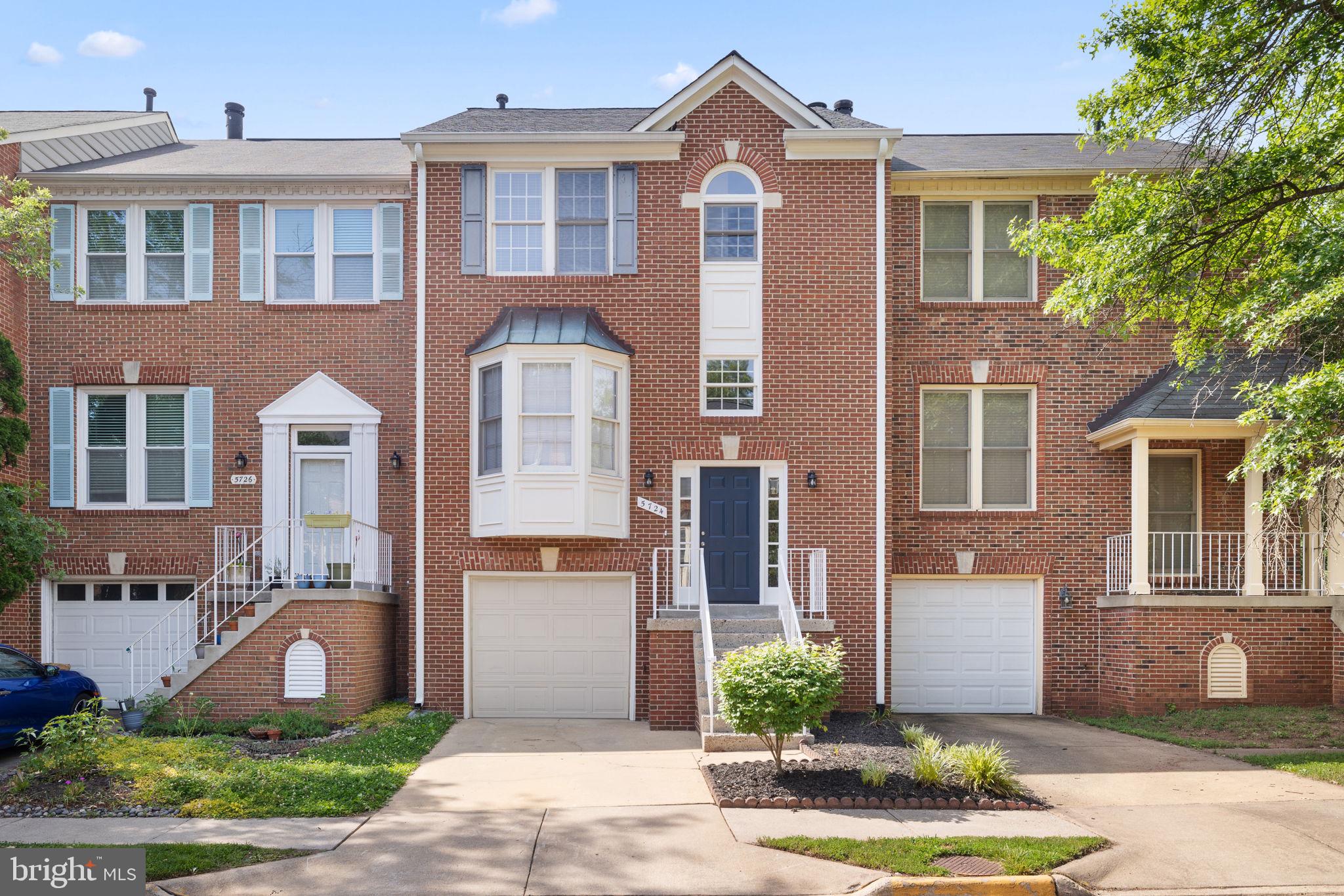 5724 WOOD CREEK LANE