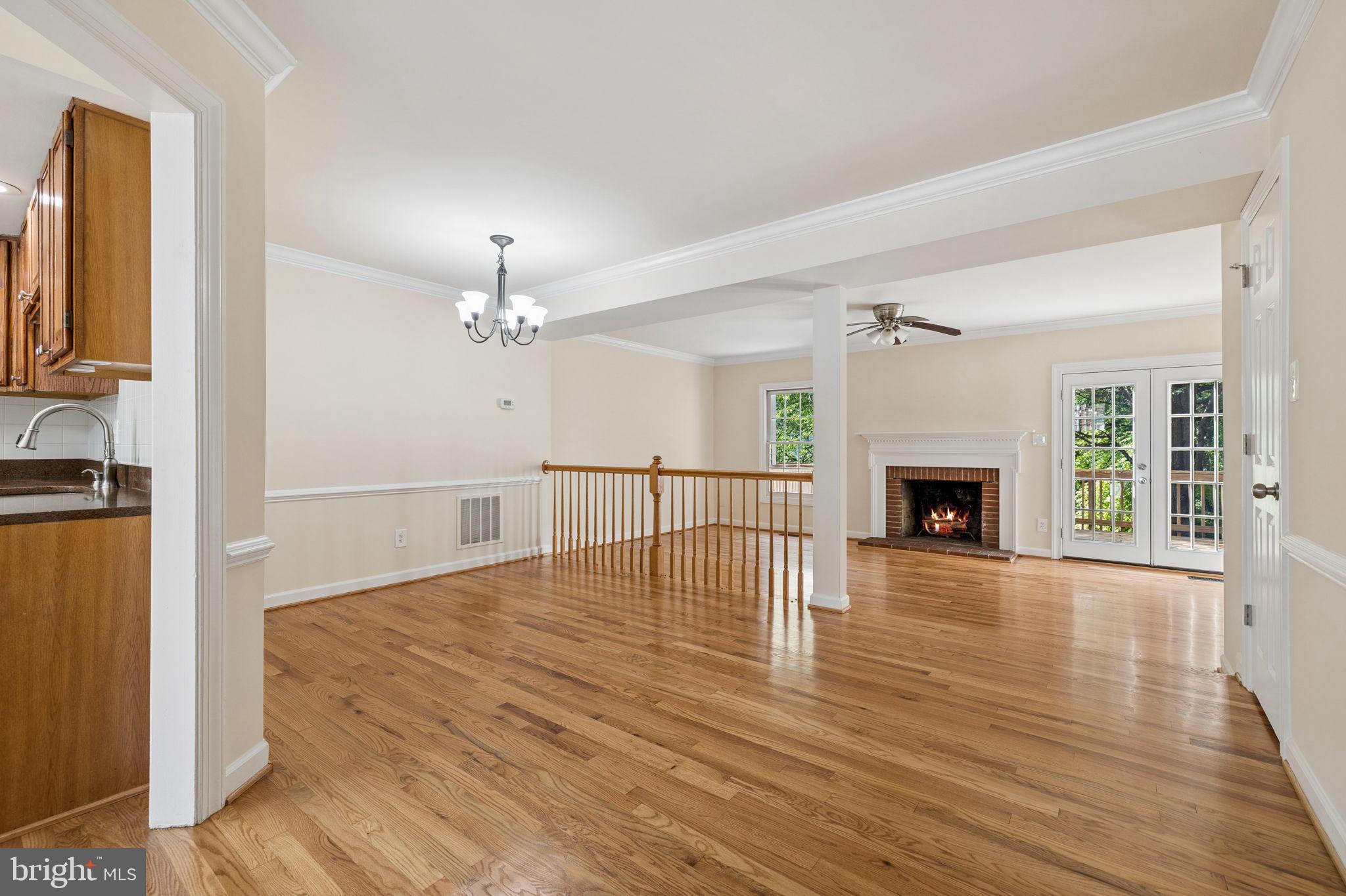 5724 WOOD CREEK LANE