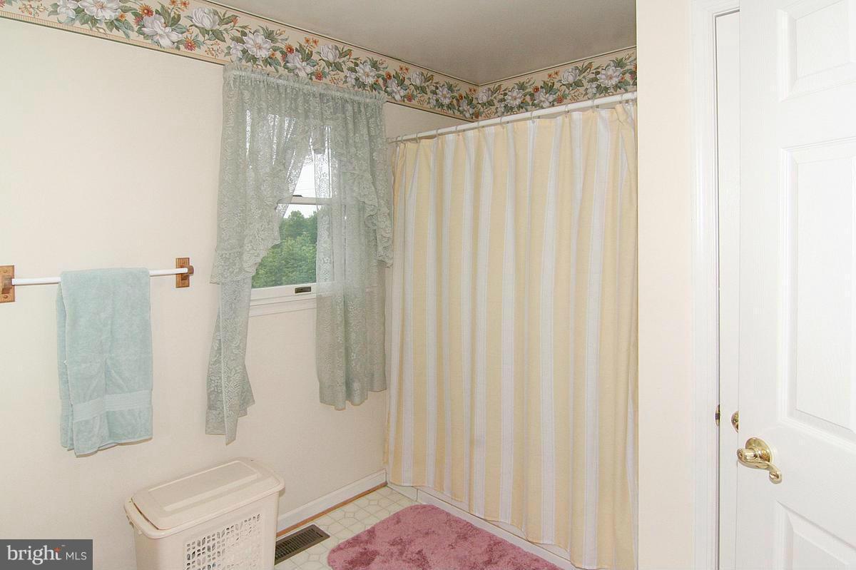 MOUNT HEBRON - Residential Lease