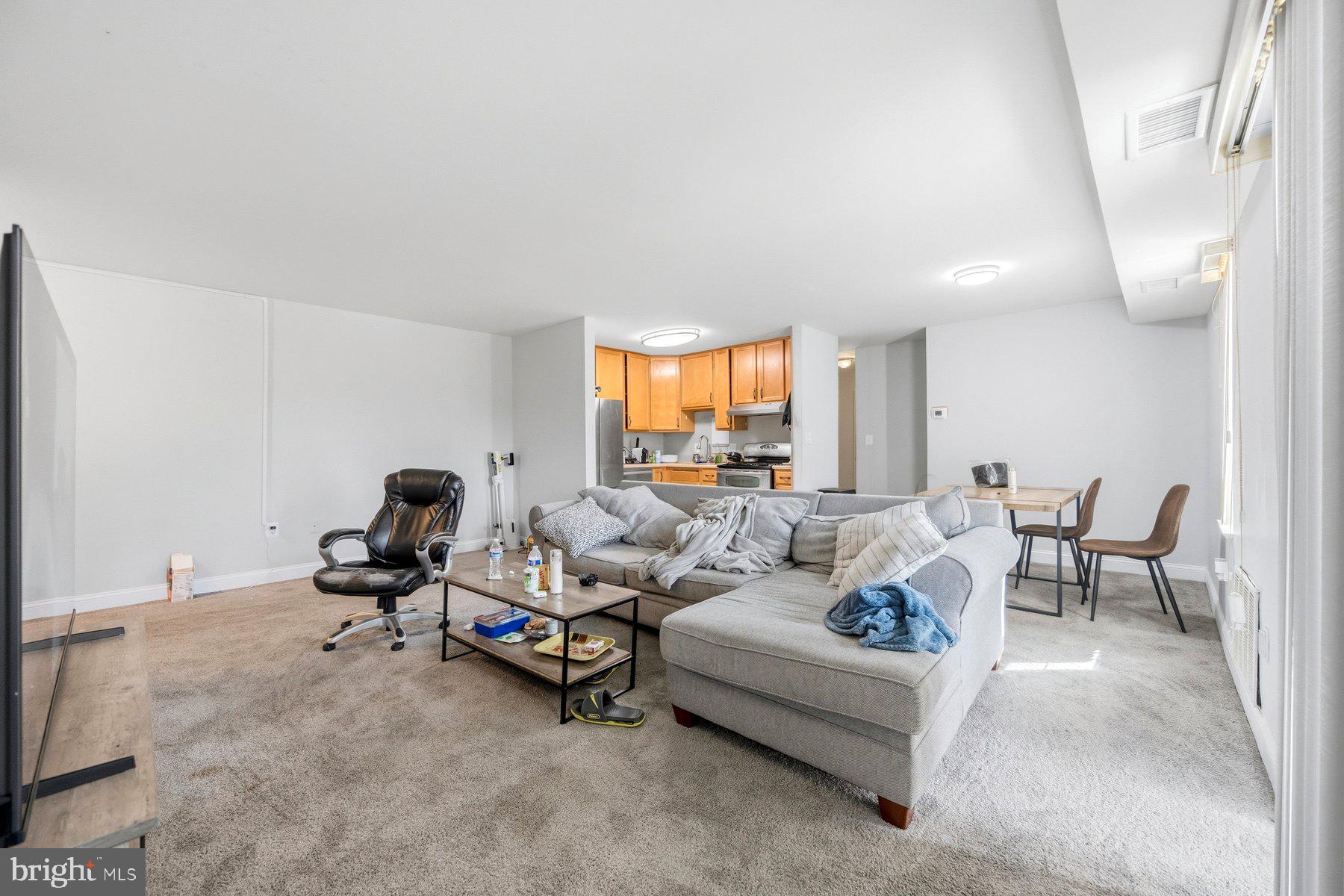 4 MOUNTBATTEN COURT 102