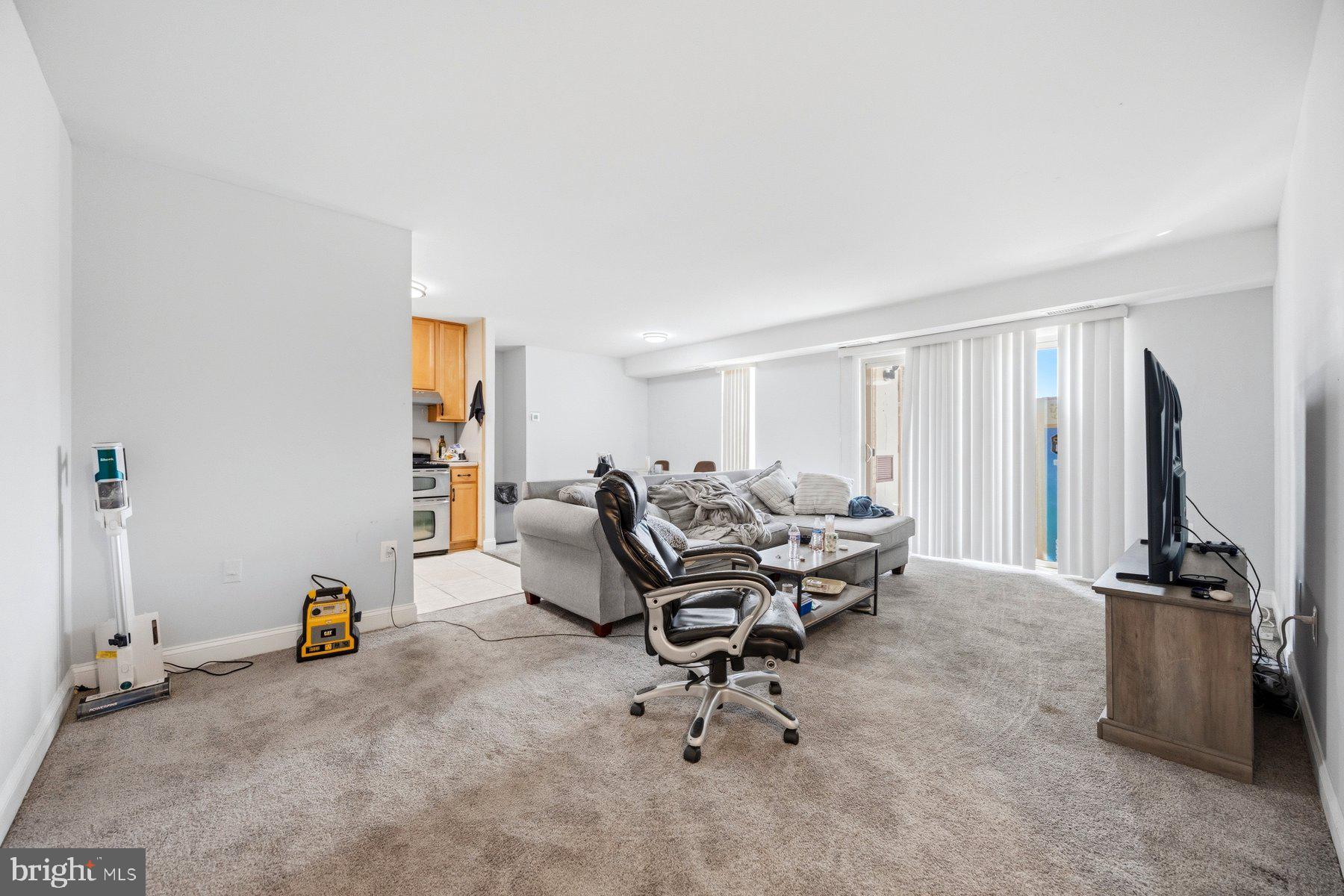 4 MOUNTBATTEN COURT 102