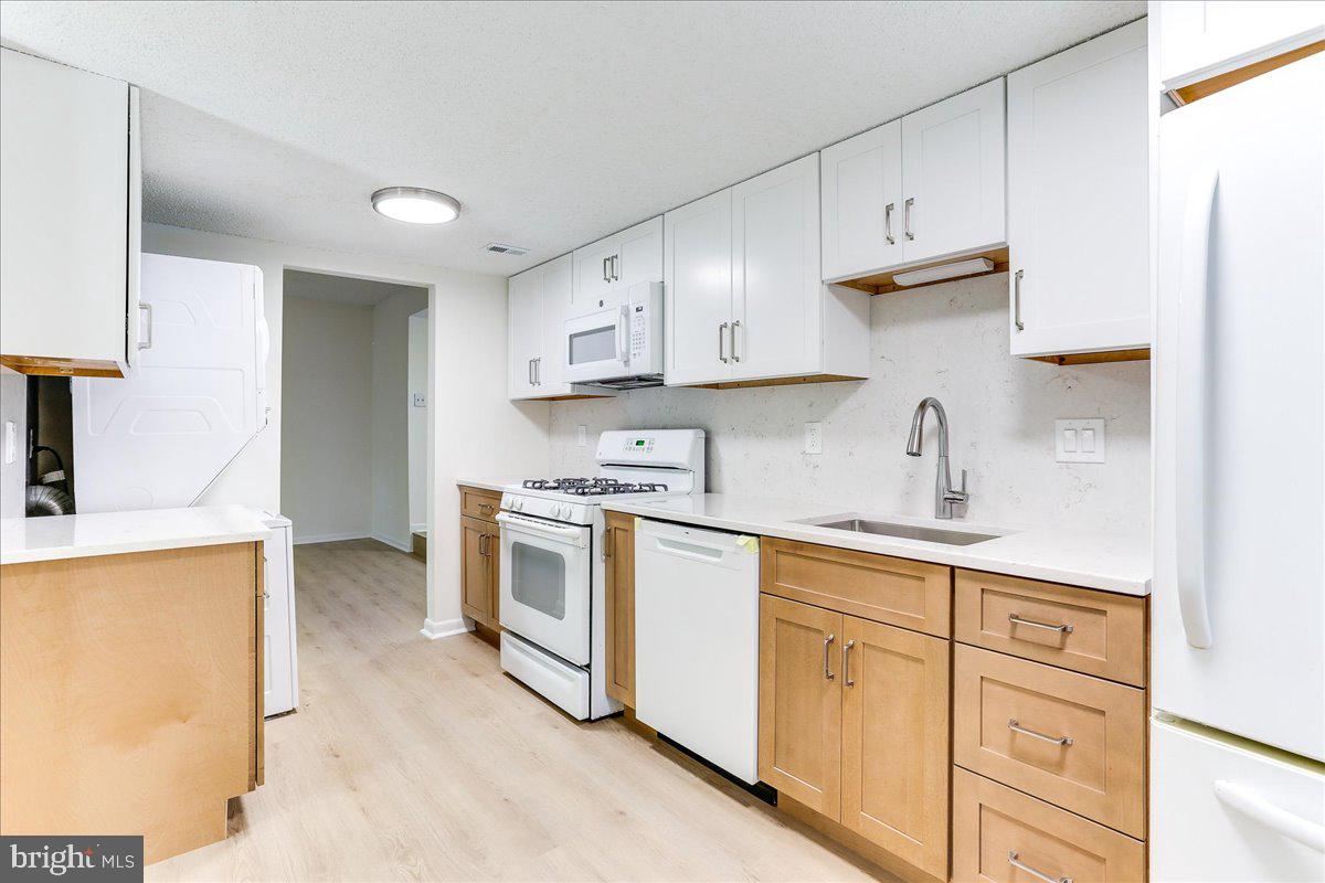 HUNTERS WOODS VILLAGE - Residential Lease