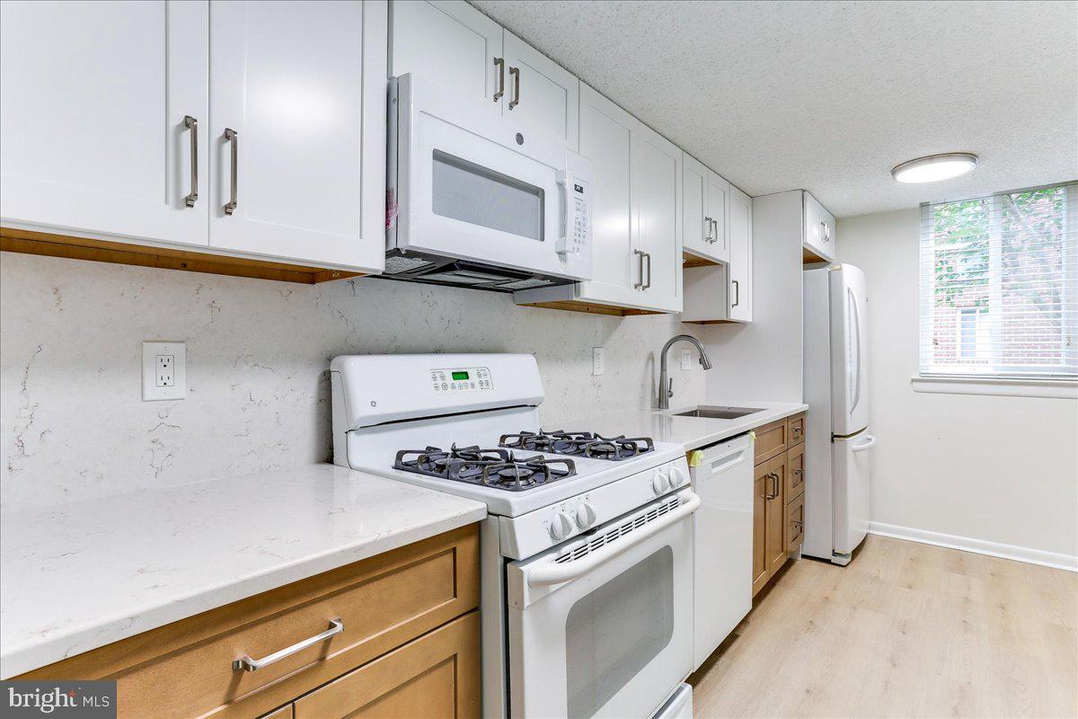 HUNTERS WOODS VILLAGE - Residential Lease