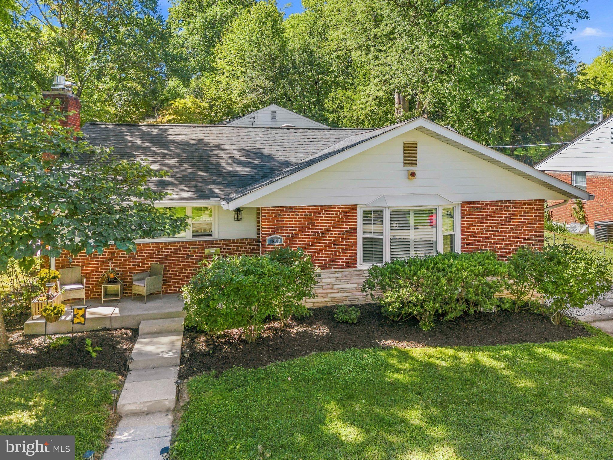 1600 FLORA LANE