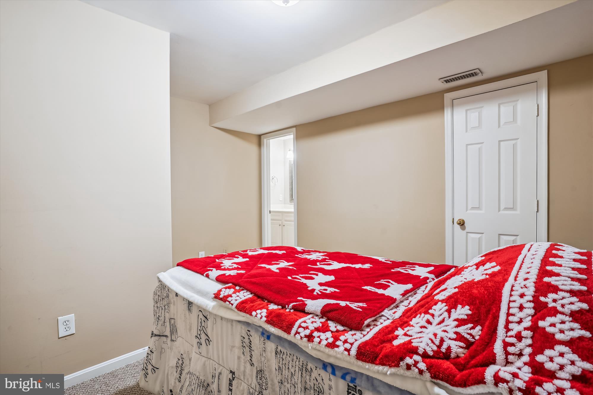 SOUTH RIDING - Residential