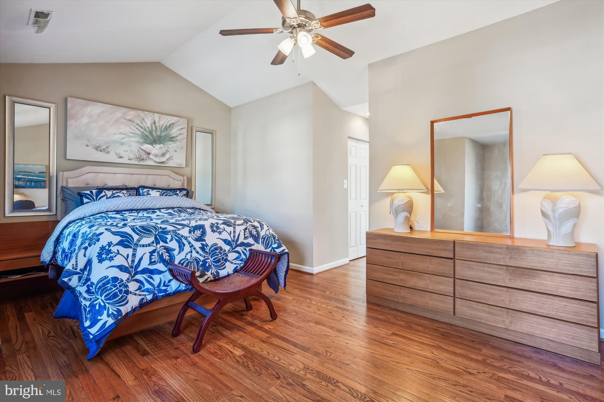 SOUTH RIDING - Residential