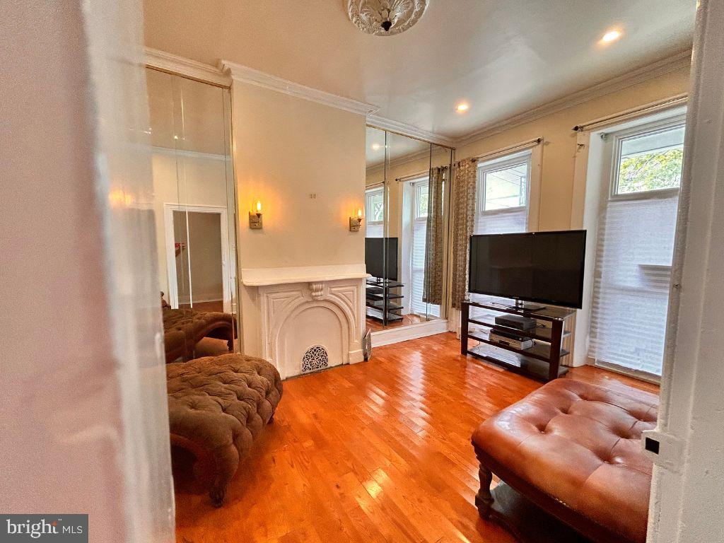 MANTUA - Residential Lease