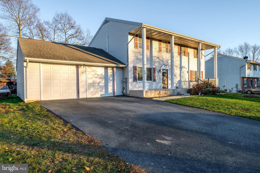 Photo of 402 S Plum Street, MOUNT JOY, PA 17552 (MLS # PALA2060940)