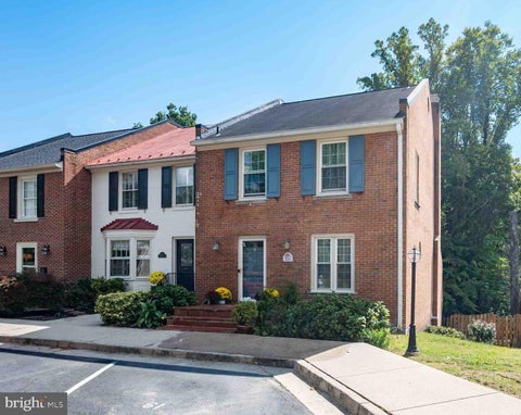 Photo of 8261 Taunton Place, SPRINGFIELD, VA 22152 (MLS # VAFX2347266)