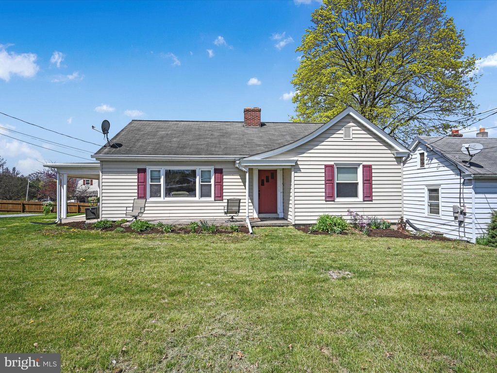 Photo of 120 N 7TH ST, AKRON, PA 17501 (MLS # PALA2033418)