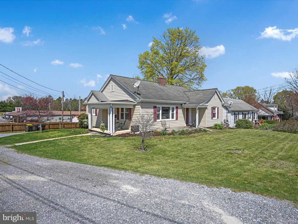 Photo of 120 N 7TH ST, AKRON, PA 17501 (MLS # PALA2033418)