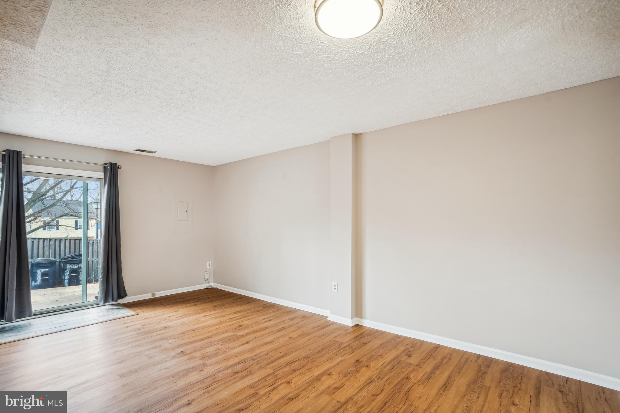 HILLCREST TOWNE - Residential