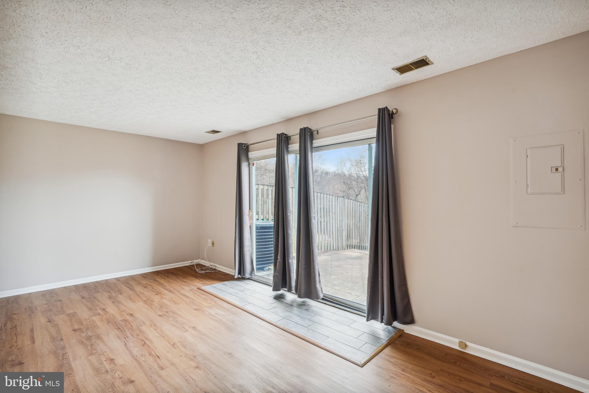 HILLCREST TOWNE - Residential