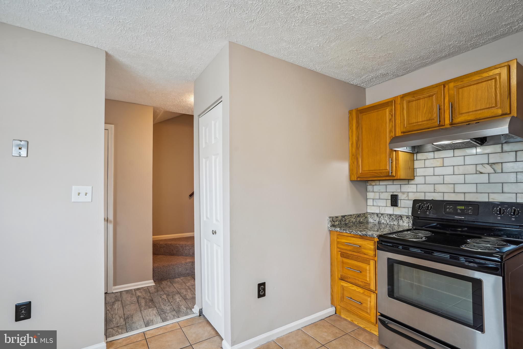 HILLCREST TOWNE - Residential