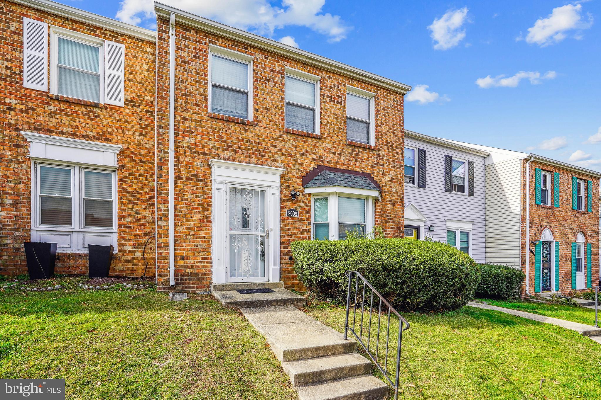 HILLCREST TOWNE - Residential