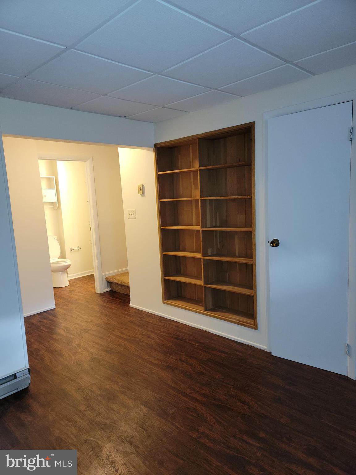 CALVERTON TOWNES - Residential Lease