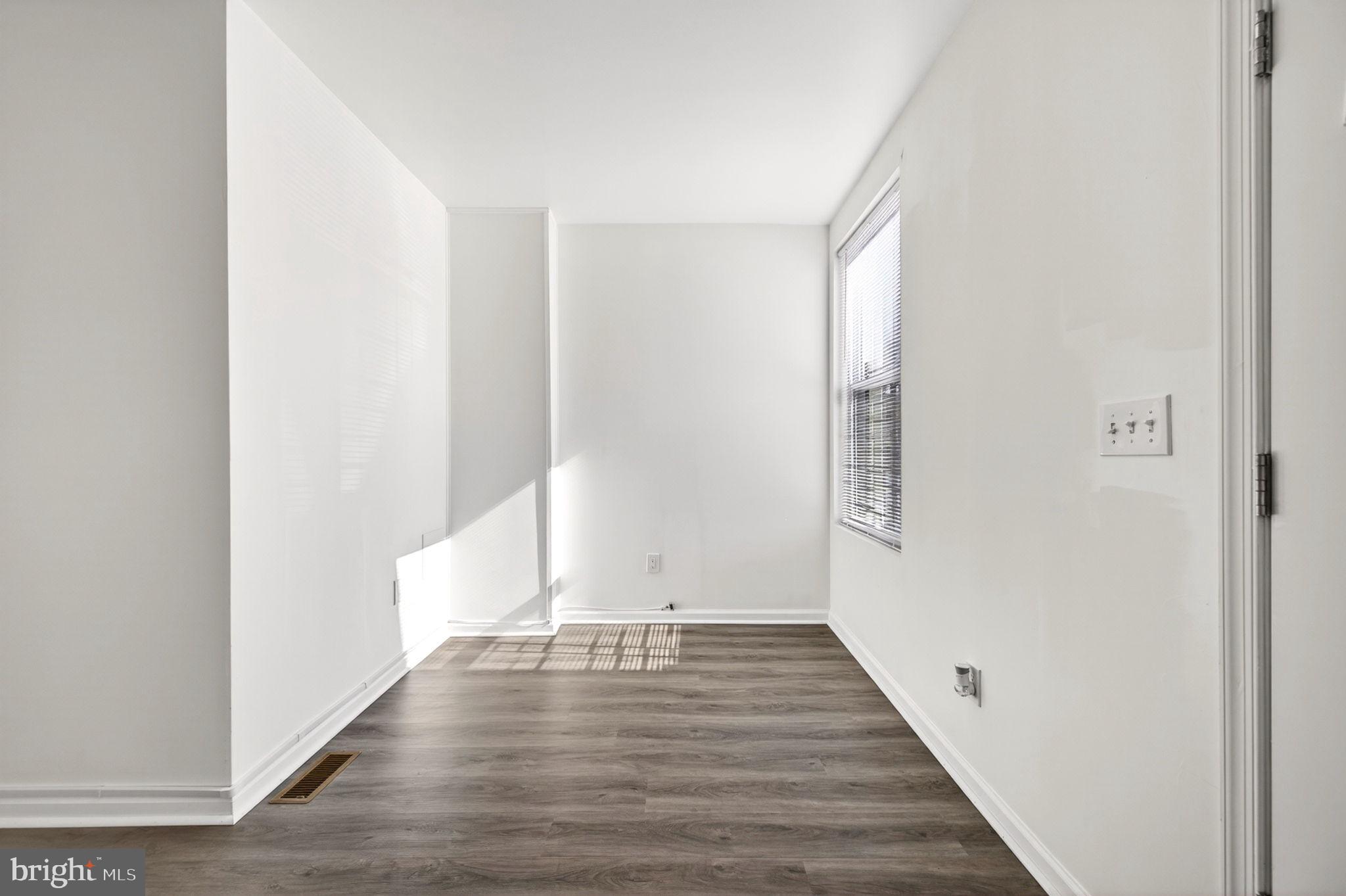 MILL HILL - Residential