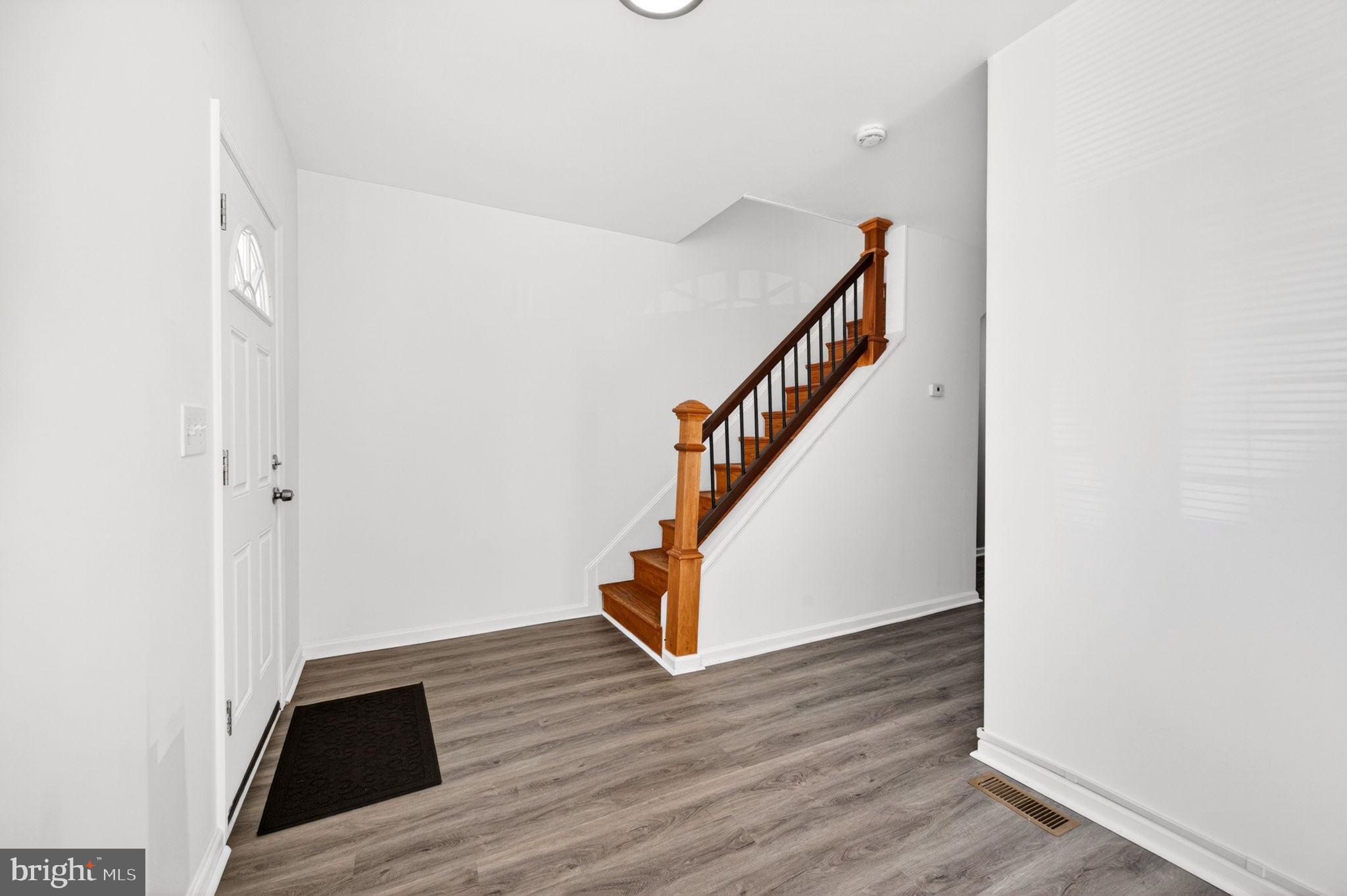 MILL HILL - Residential