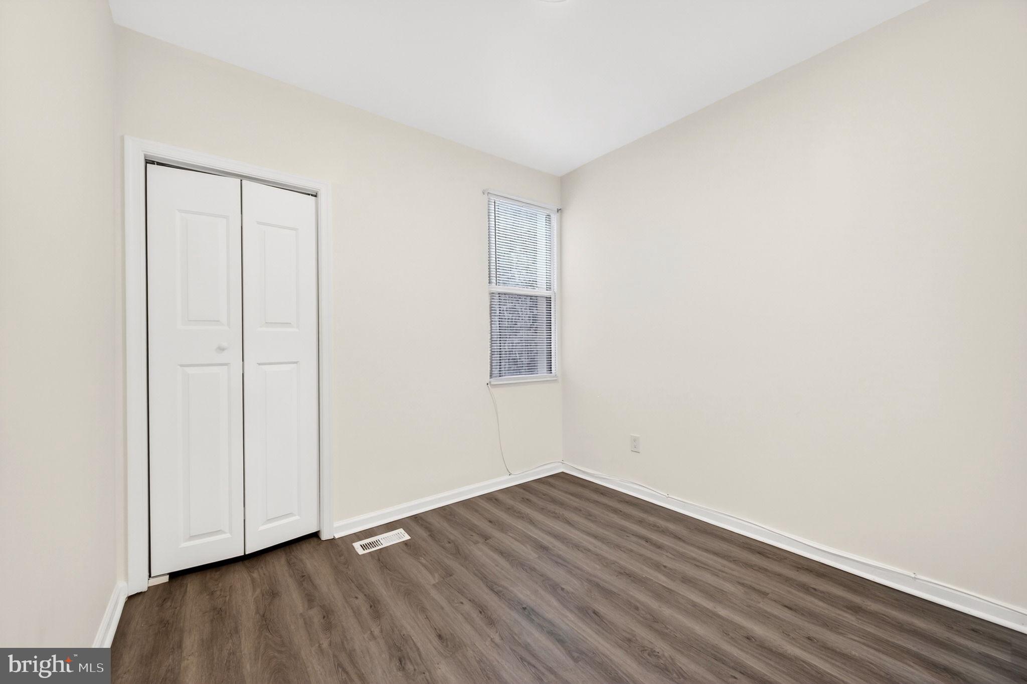 MILL HILL - Residential