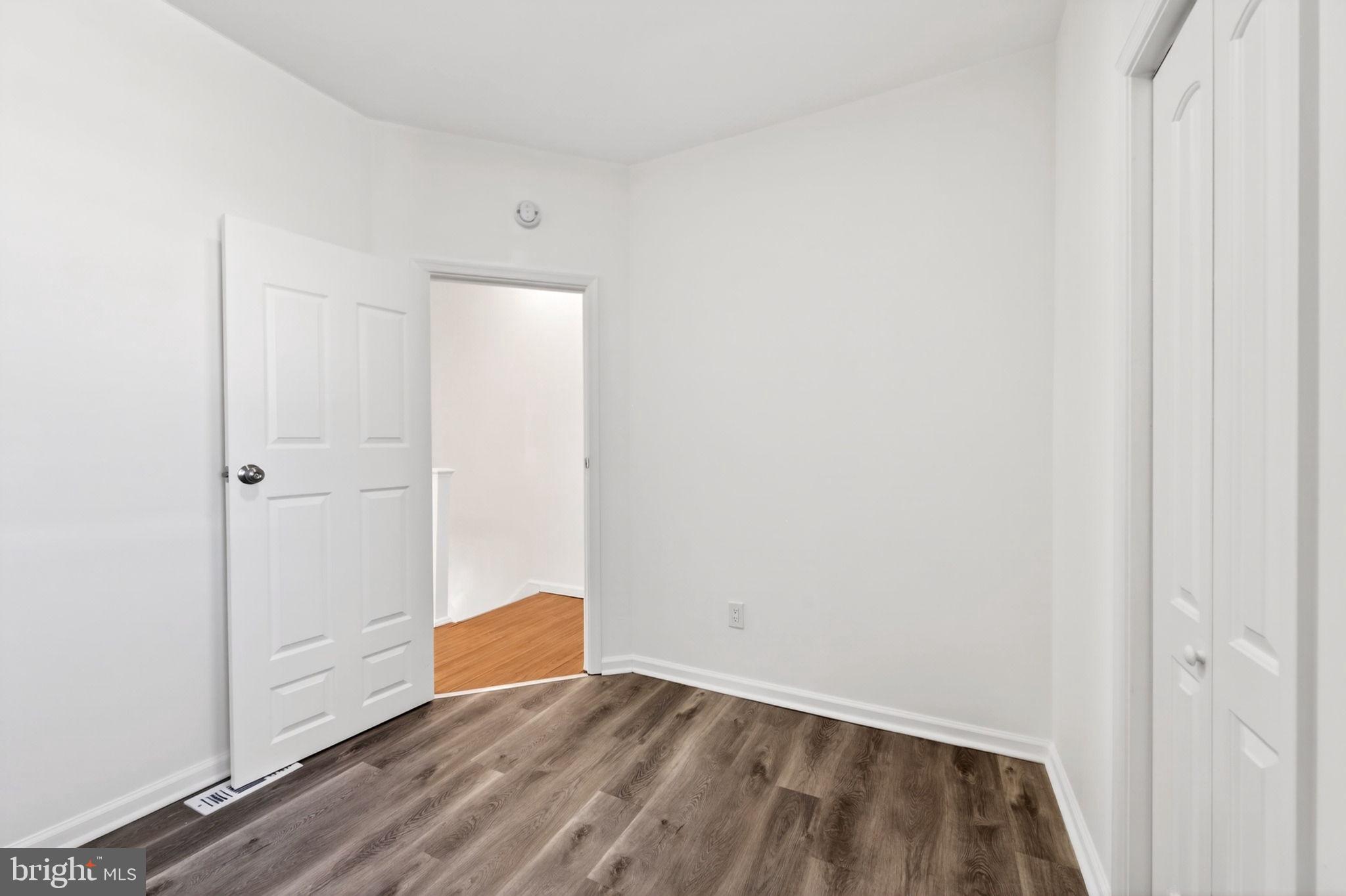 MILL HILL - Residential