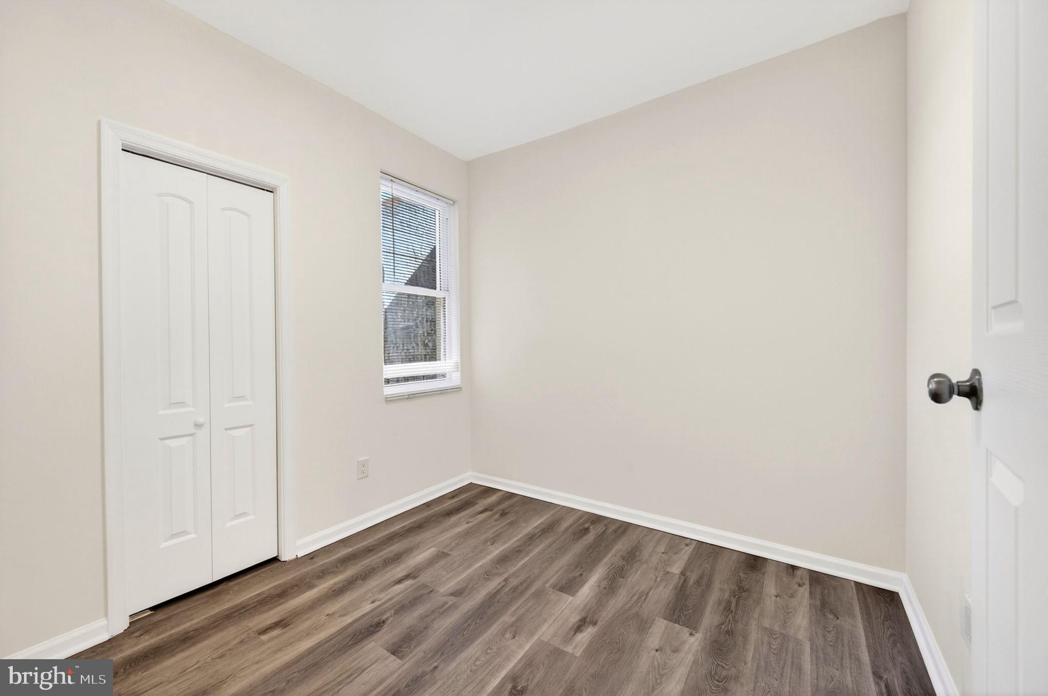 MILL HILL - Residential