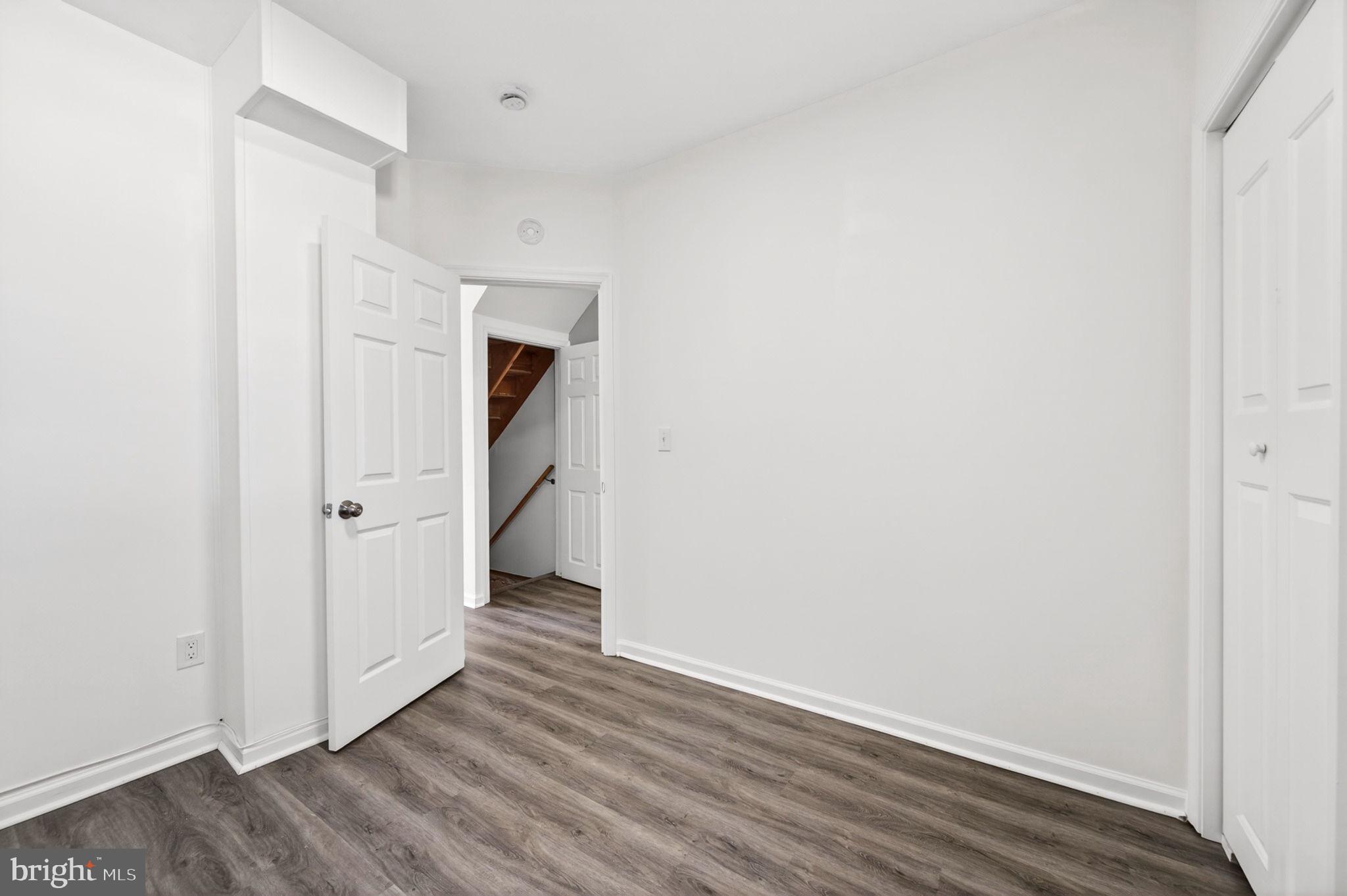 MILL HILL - Residential