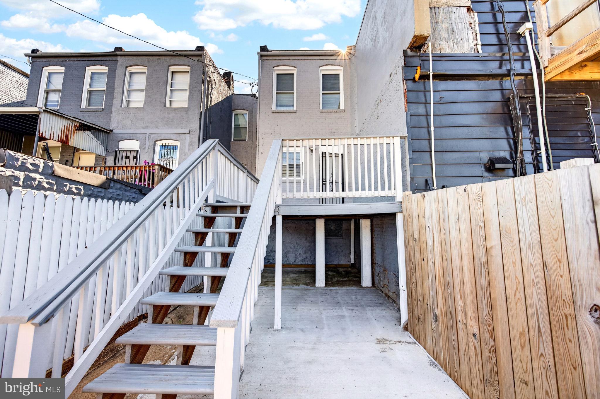 MILL HILL - Residential