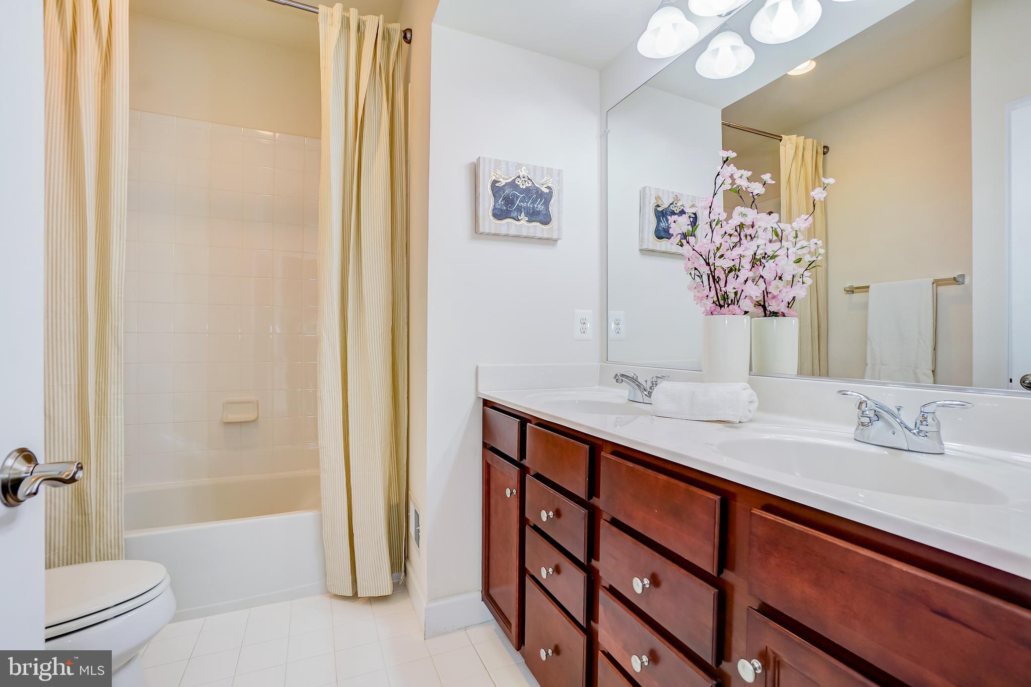 SUMMIT OAKS - Residential