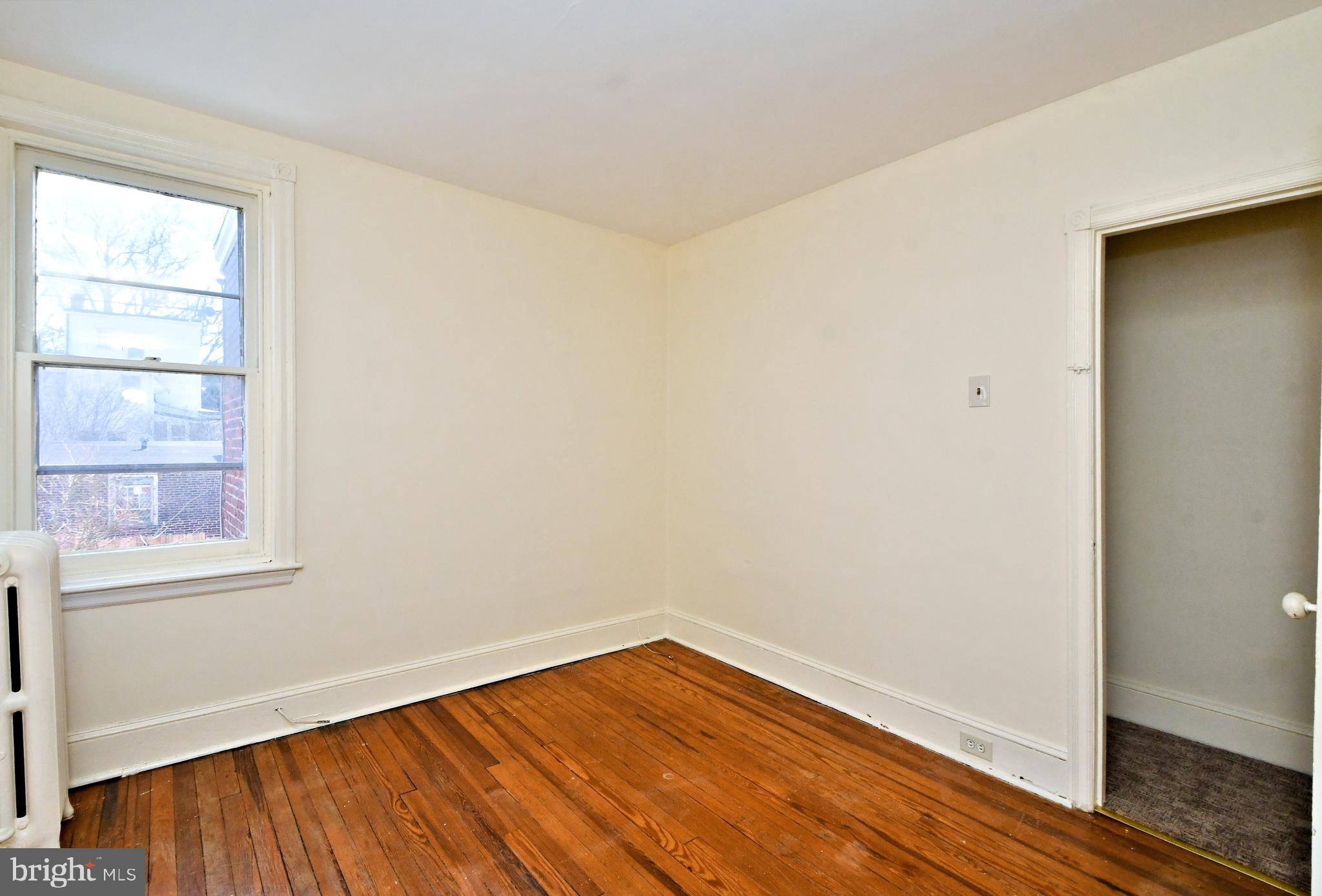 ROXBOROUGH - Residential