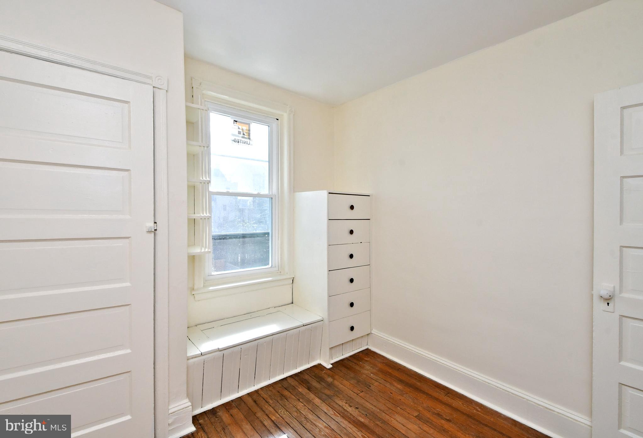 ROXBOROUGH - Residential