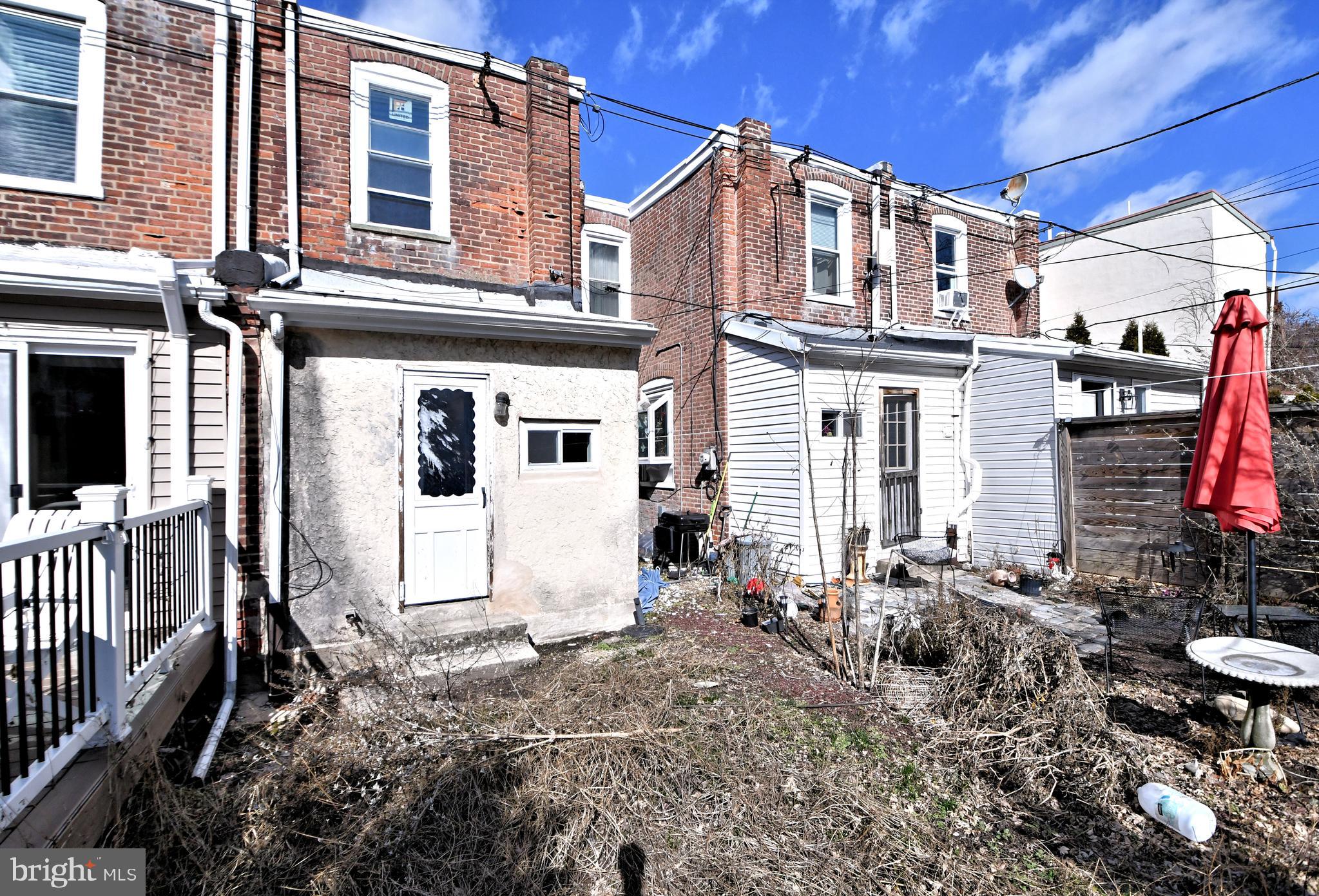 ROXBOROUGH - Residential