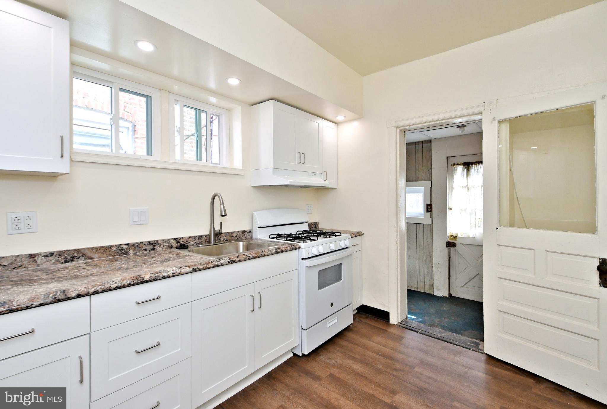 ROXBOROUGH - Residential