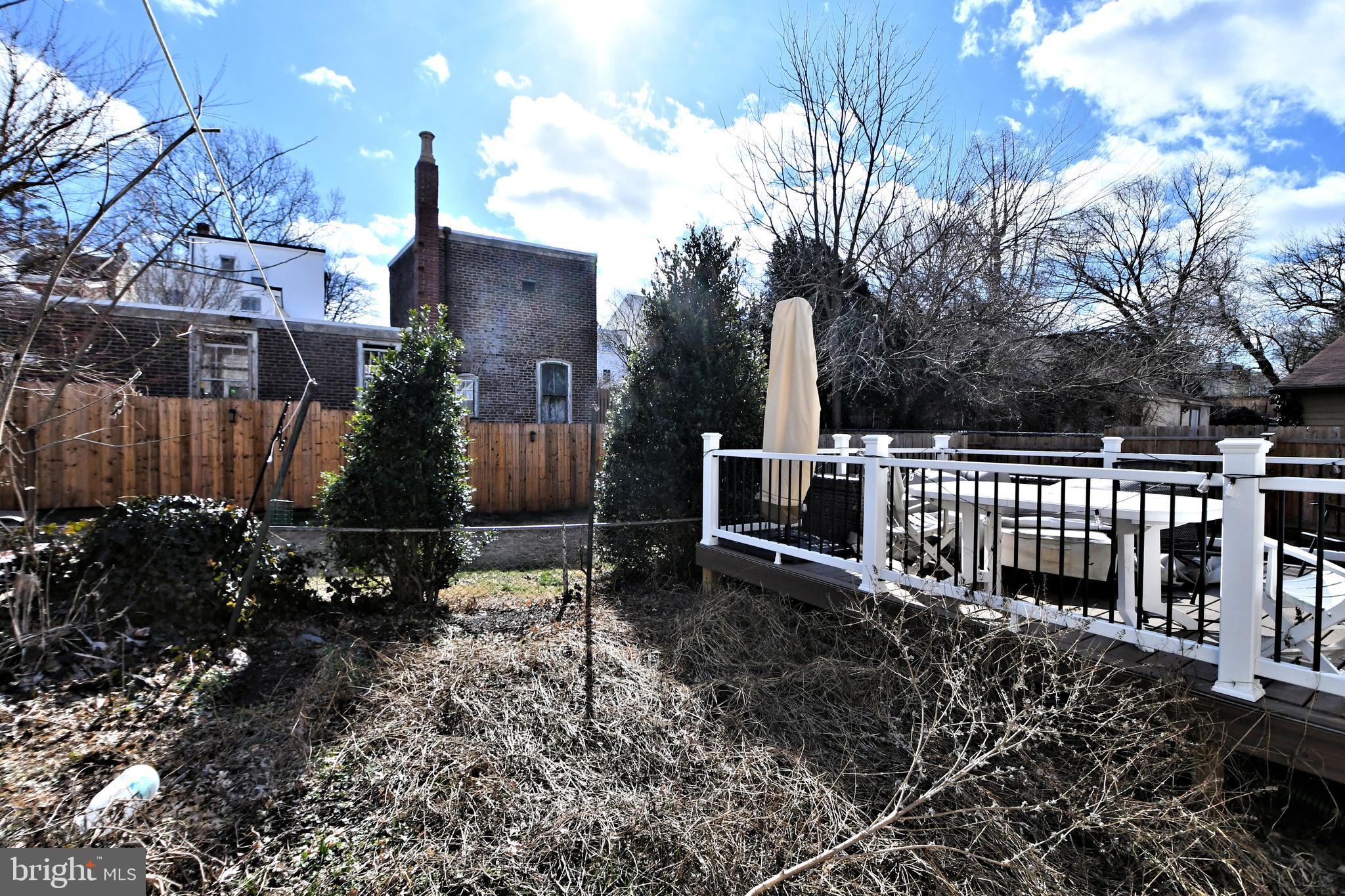 ROXBOROUGH - Residential