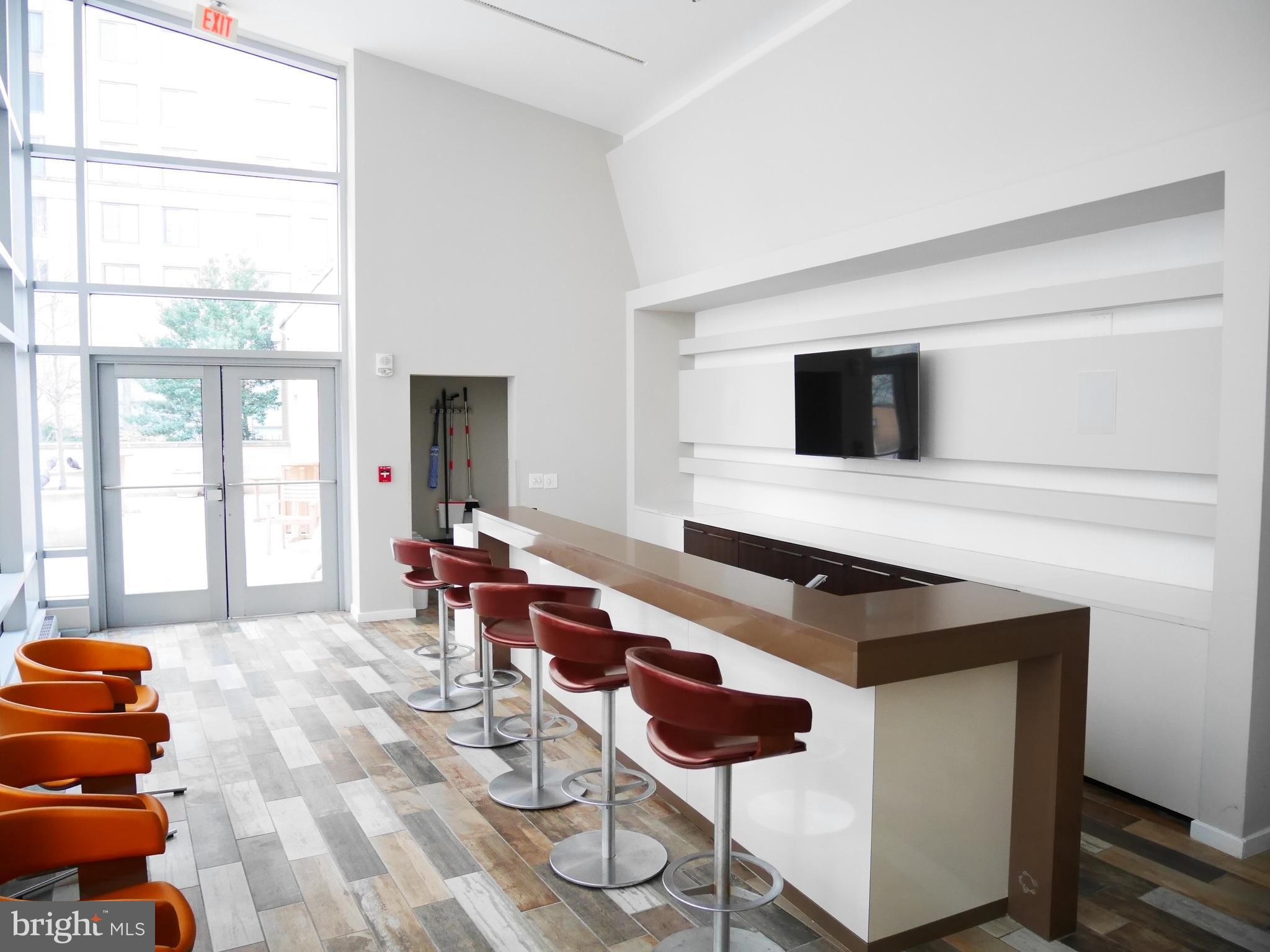 ONE INDEPENDENCE PLAZA - Residential