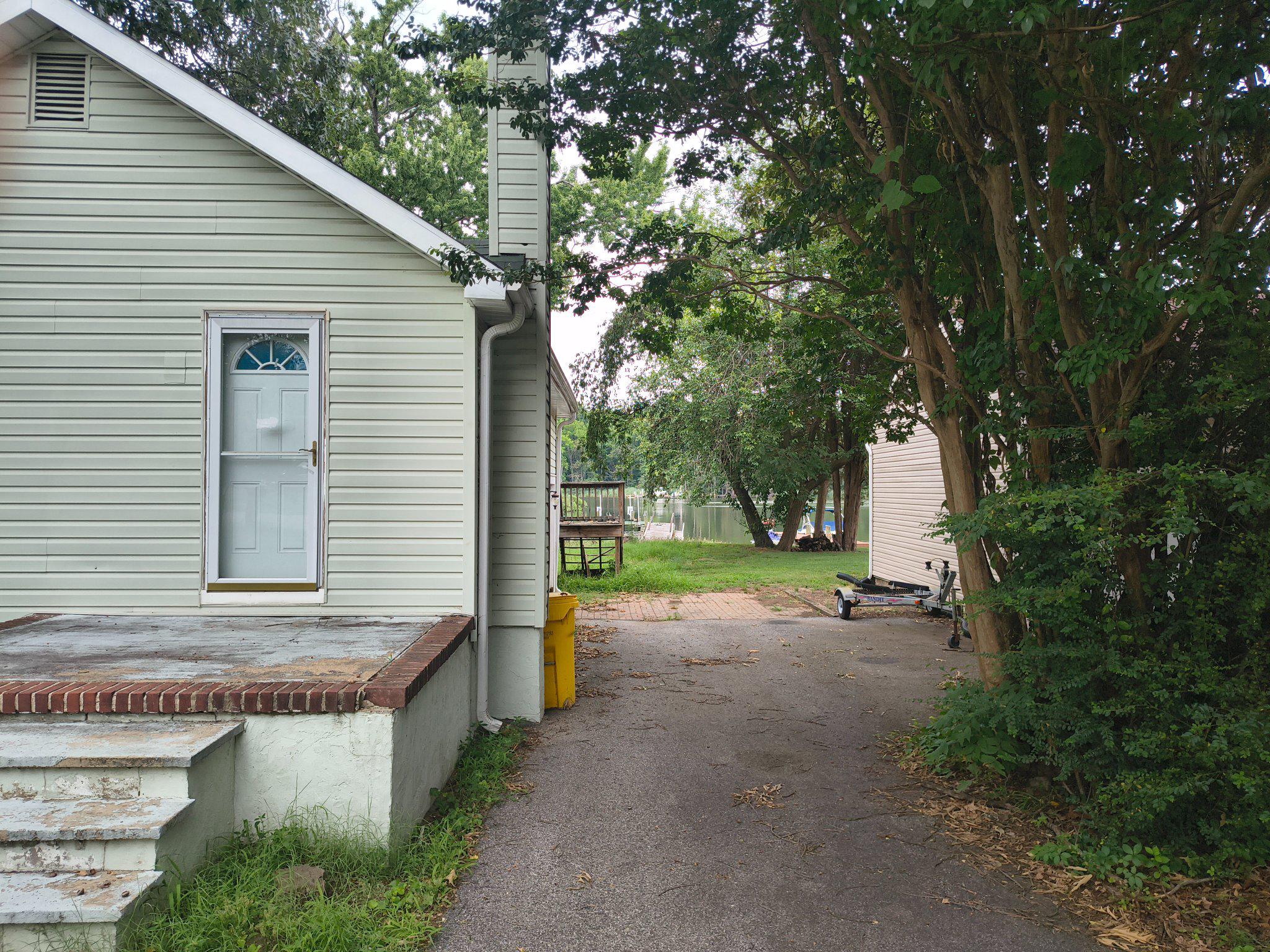 1704 TWICKENHAM ROAD