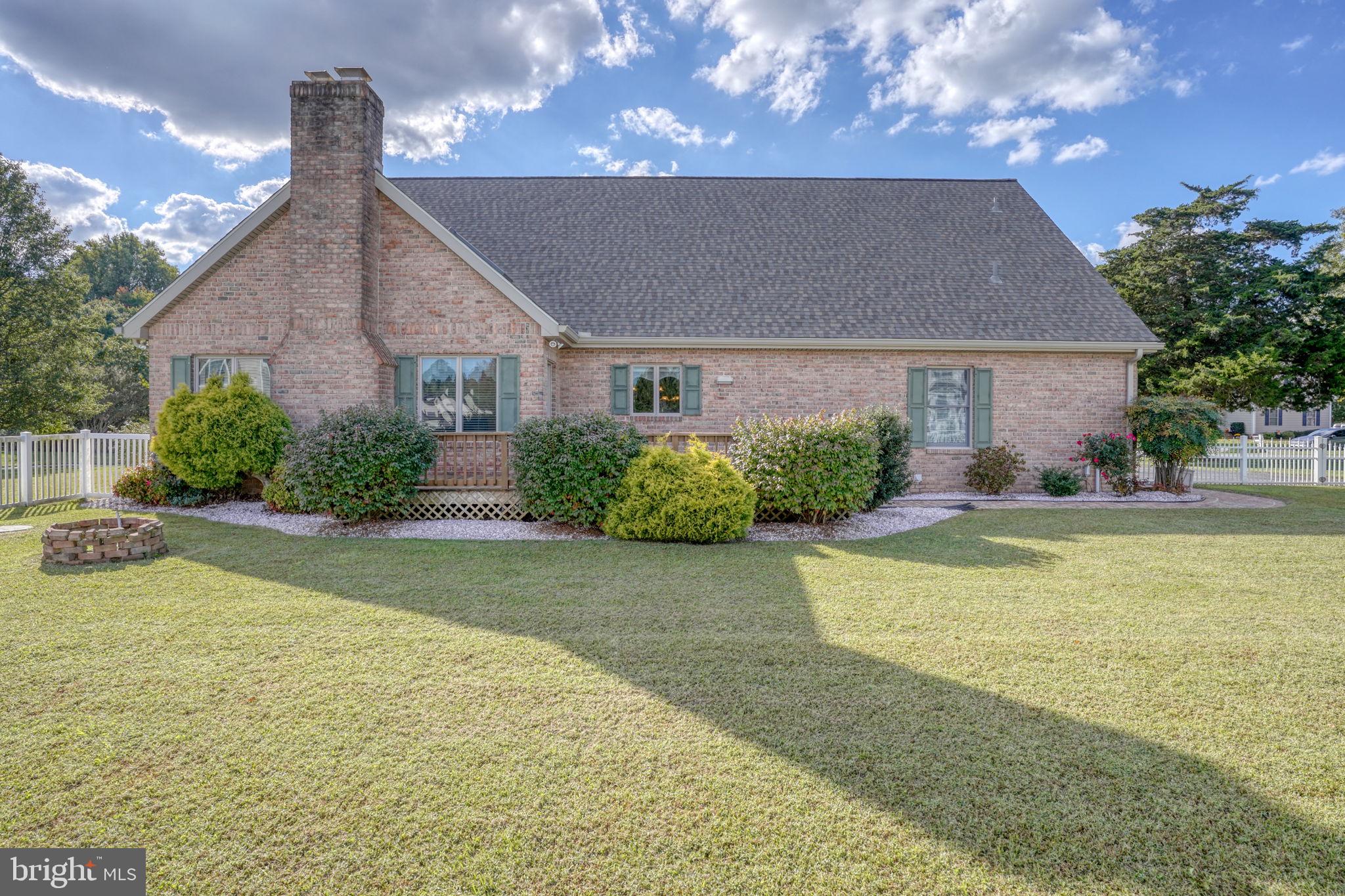 205 SCARLET CIRCLE
