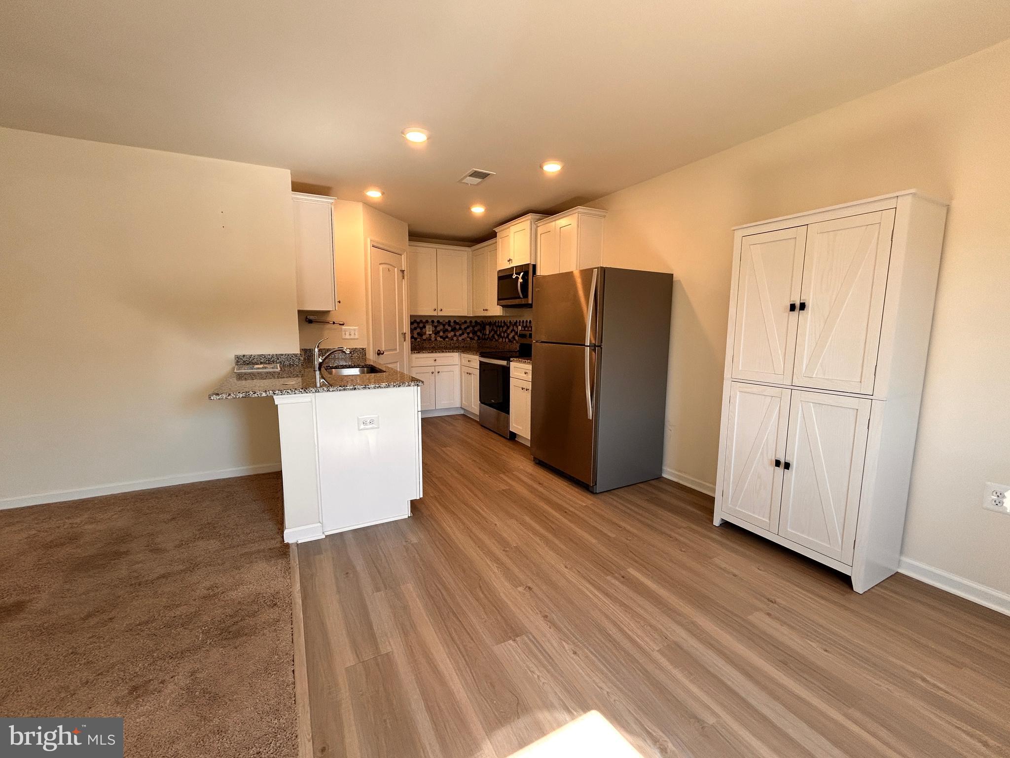 BROOKFIELD - Residential