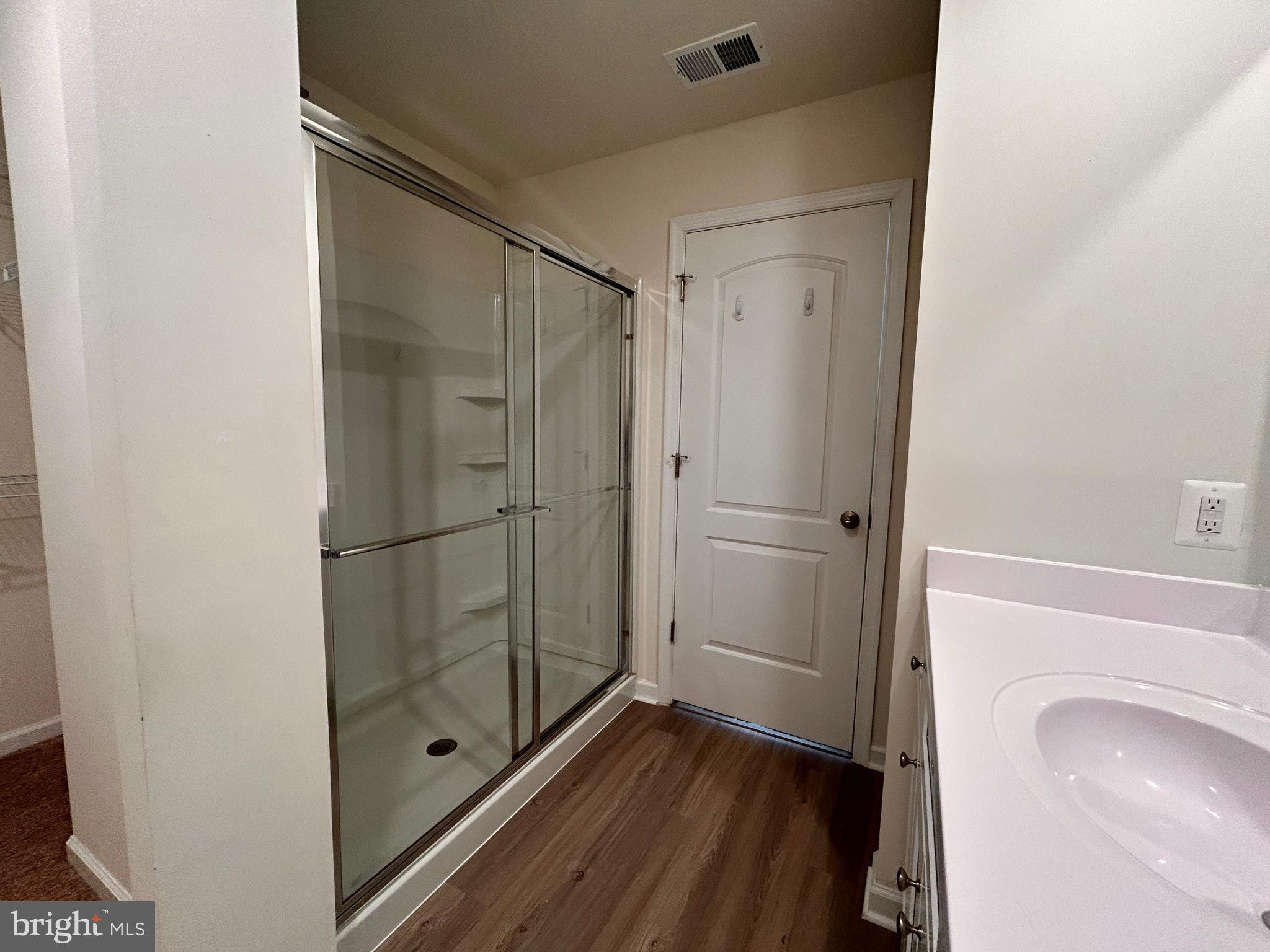 BROOKFIELD - Residential