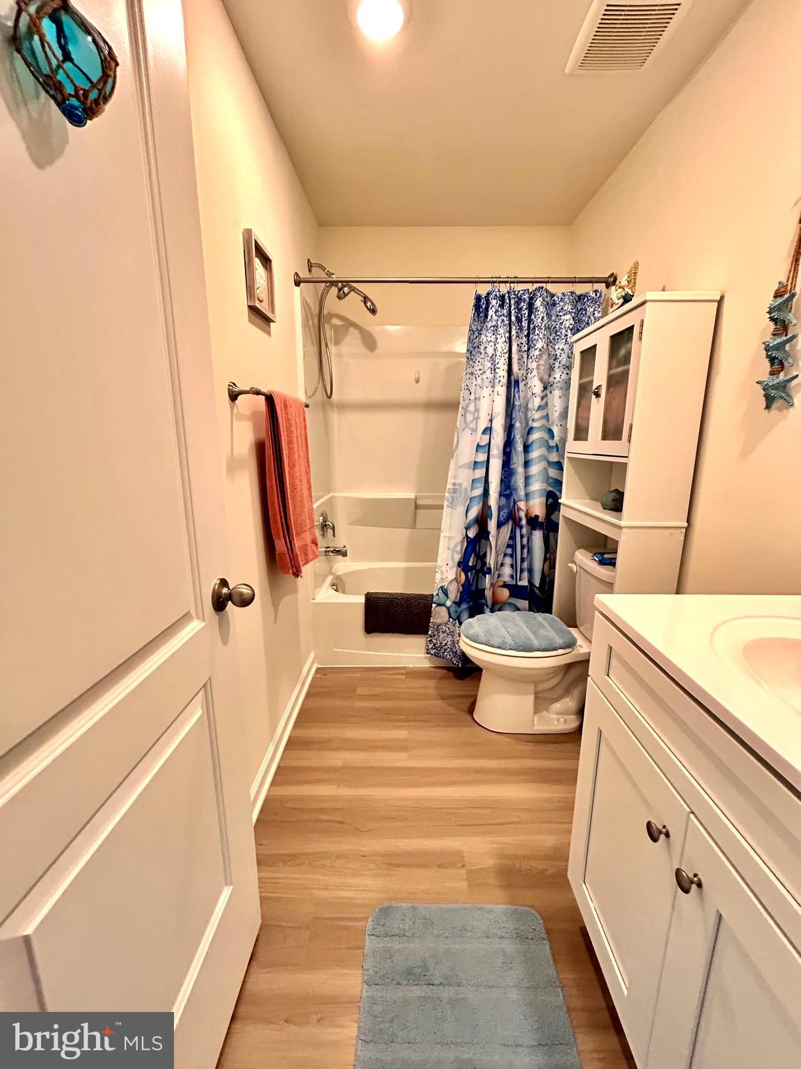 BROOKFIELD - Residential