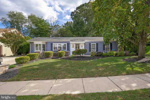 Photo of 10 Sunset Dr, CLEMENTON, NJ 08021 (MLS # NJCD2102550)